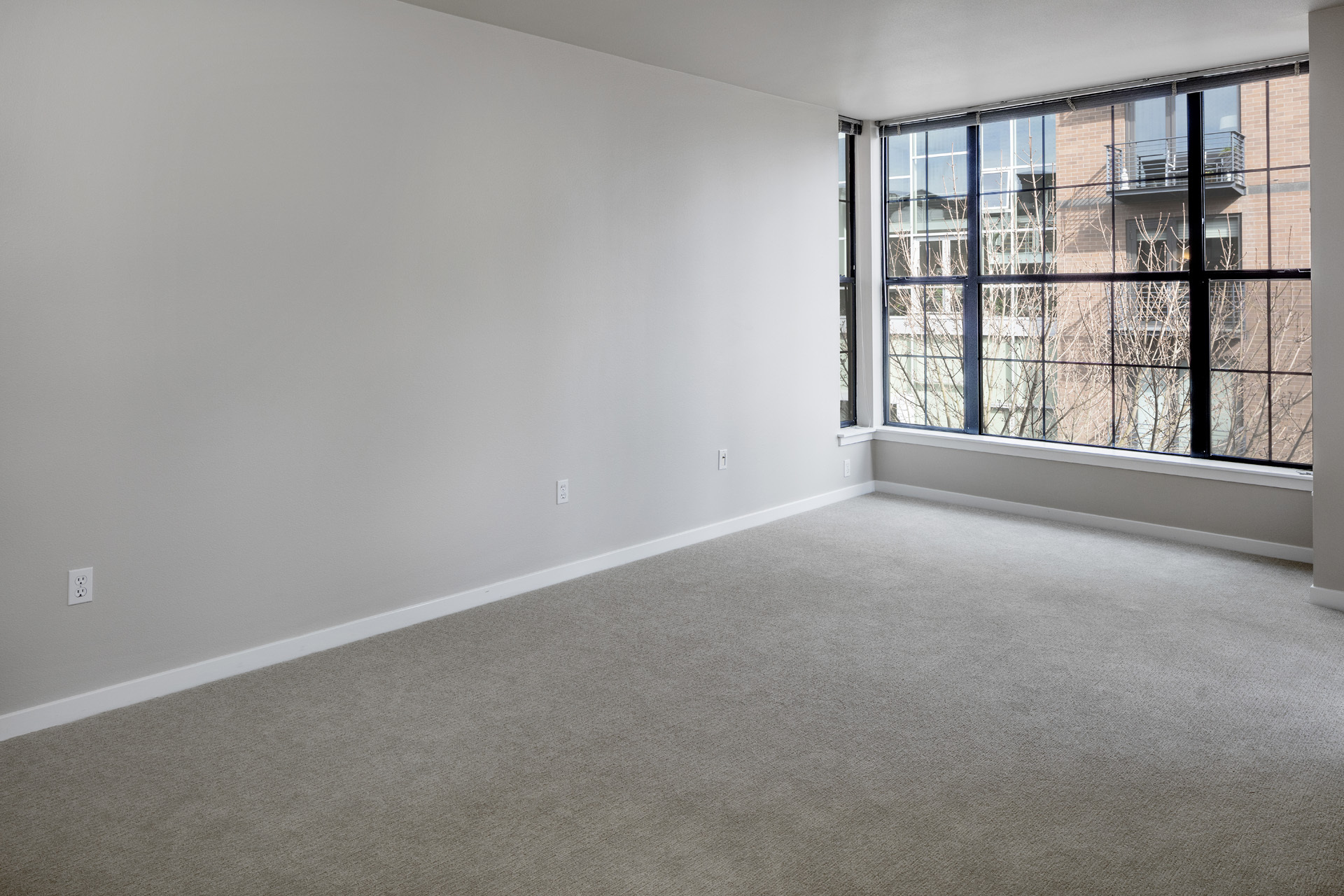 Kearney portland living room vacant