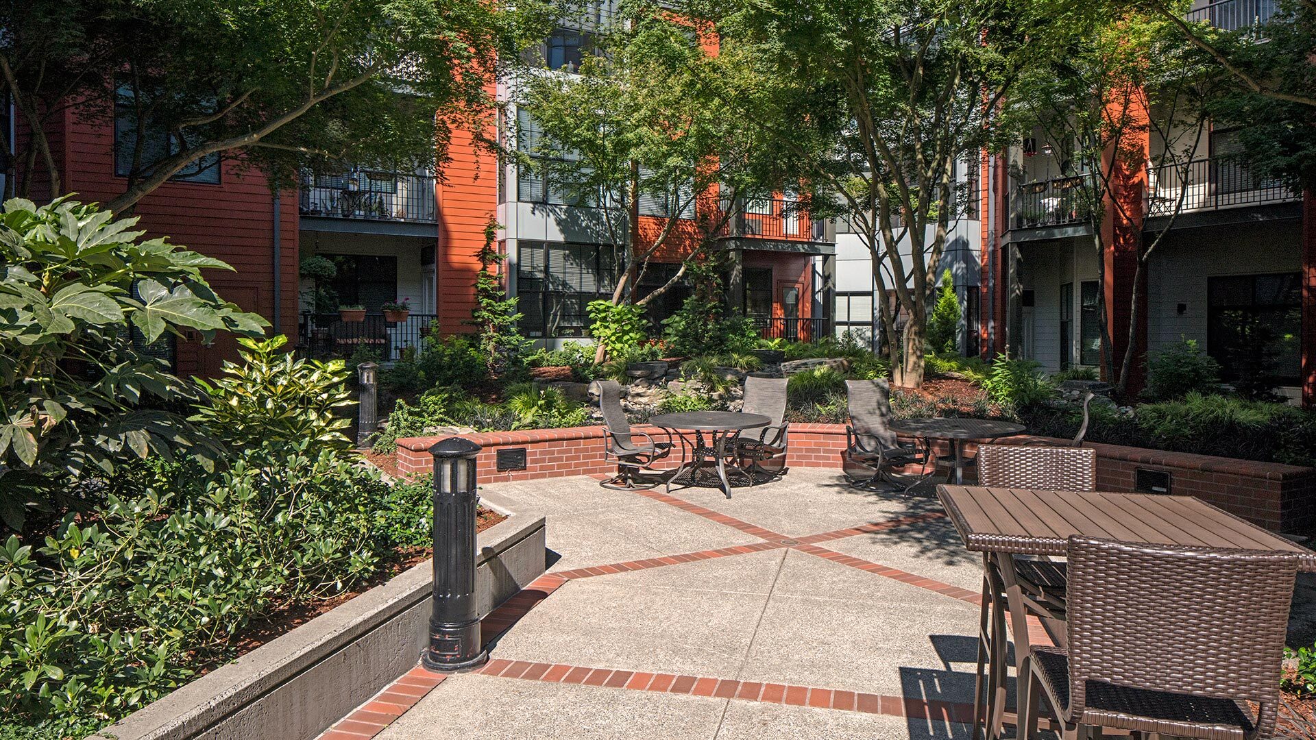 0424 kearney plaza exterior courtyard view 4