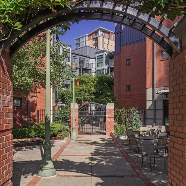 0424 kearney plaza exterior courtyard view 1