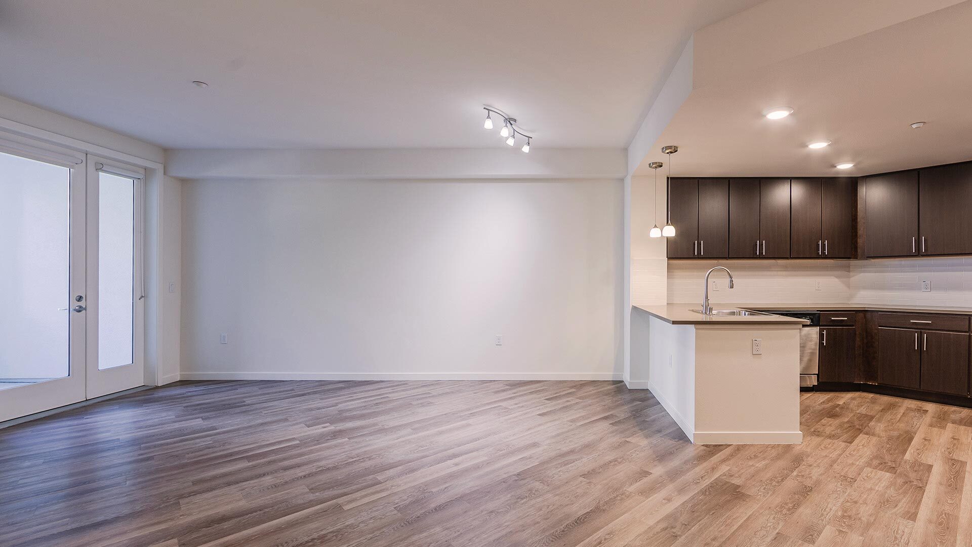 The lark madrone 1br kitchen livingroom view