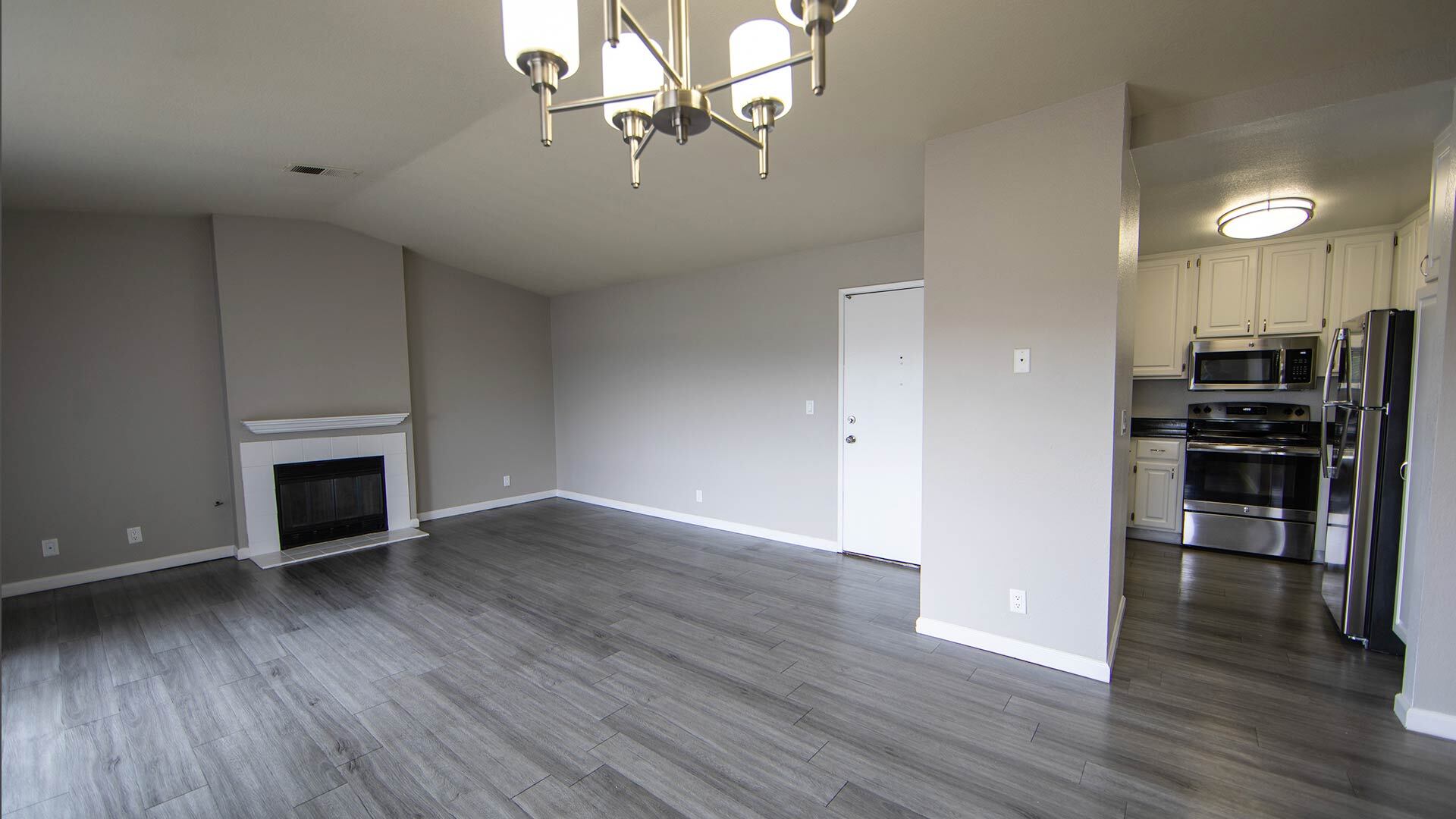 Laurel grove 2 BR the grove livingroom view 2