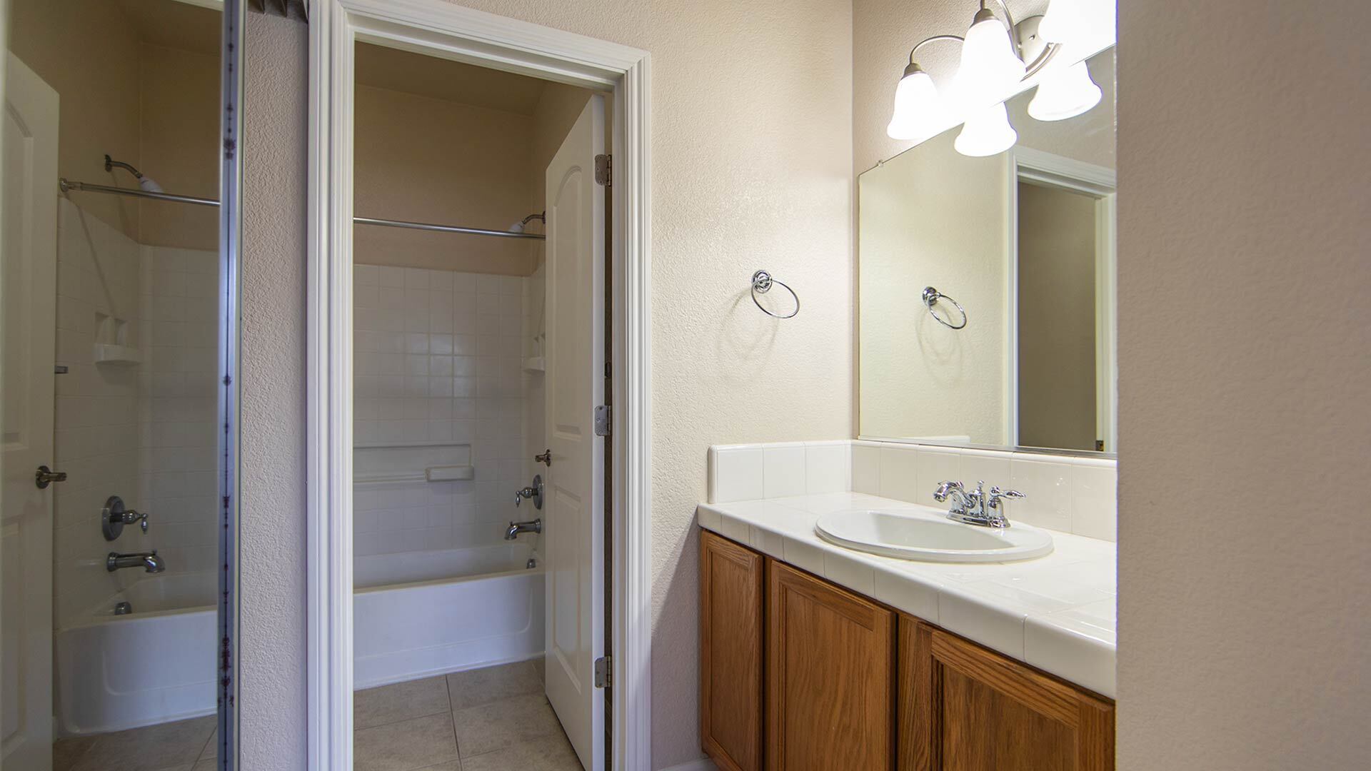 Laurel grove 1 BR the laurel bathroom view 2