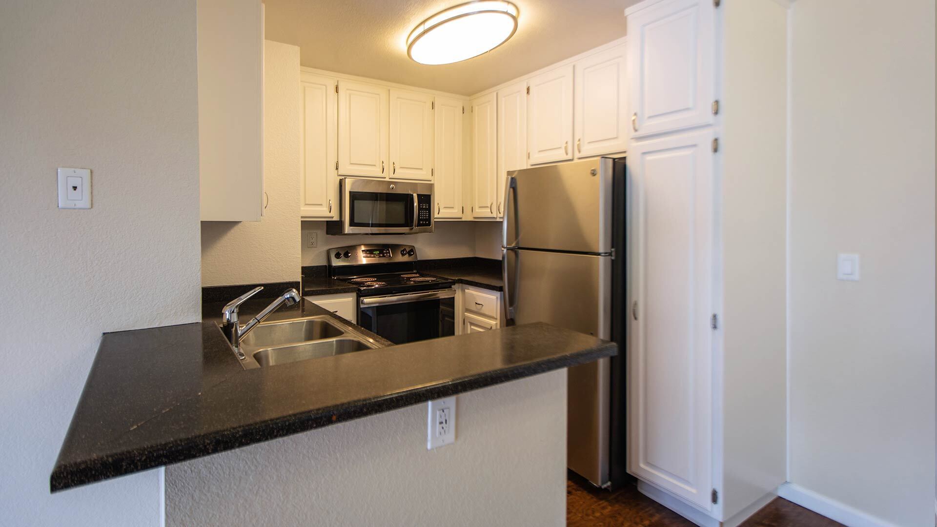 Laurel grove 1 BR the laurel kitchen view 1