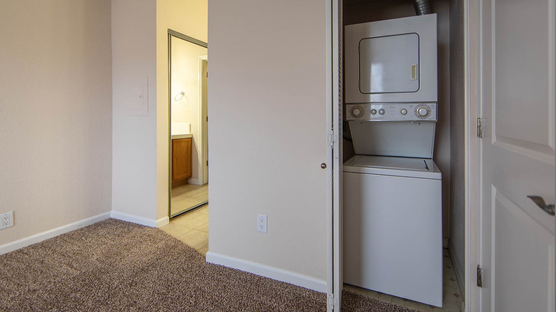 Laurel grove 1 BR the laurel laundry closet view 1