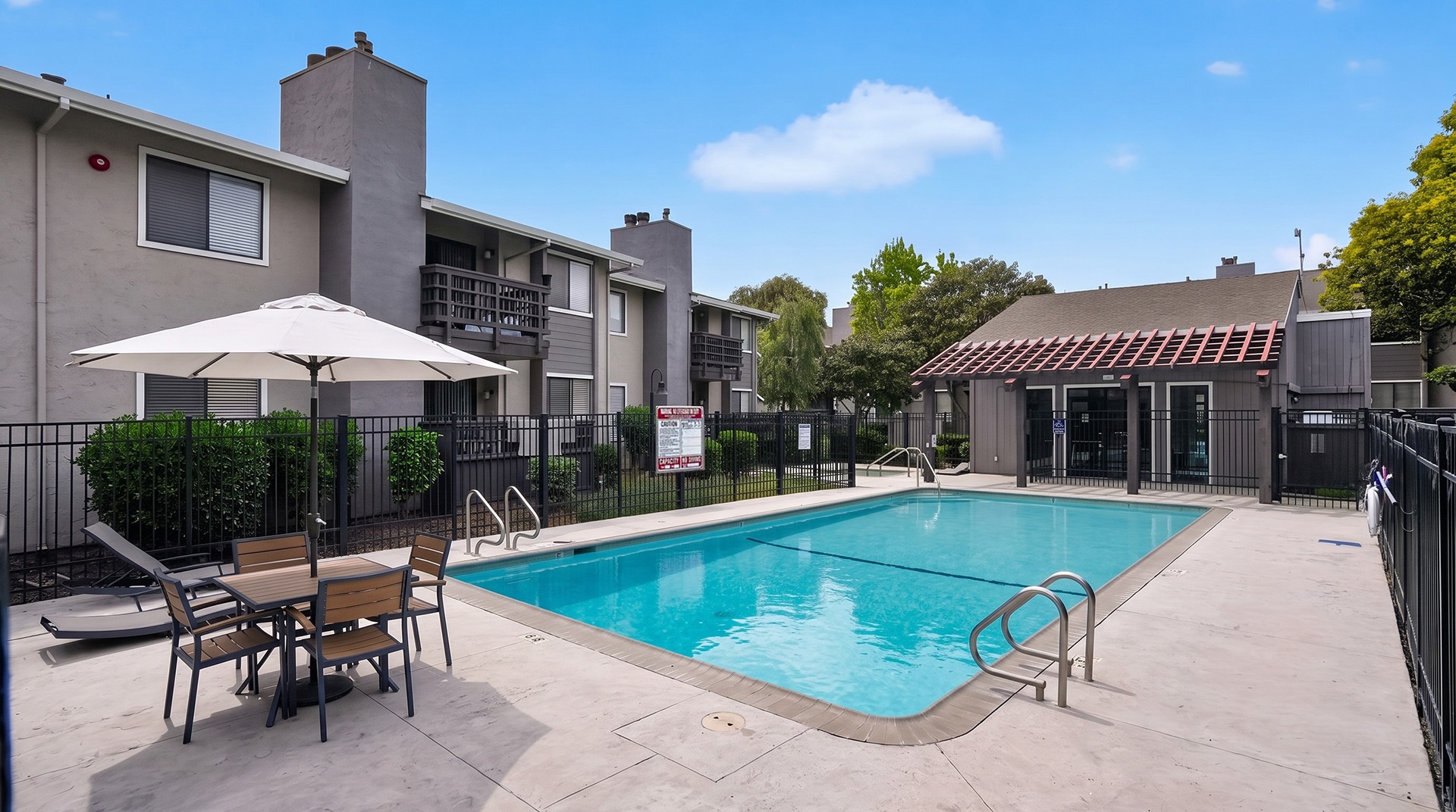 Laurel grove salinas pool view2