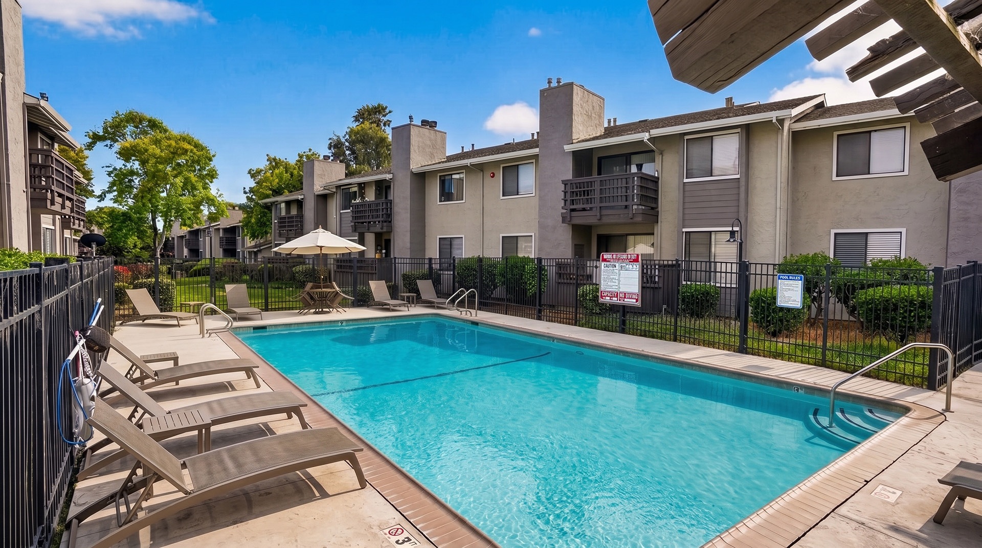 Laurel grove salinas pool view3