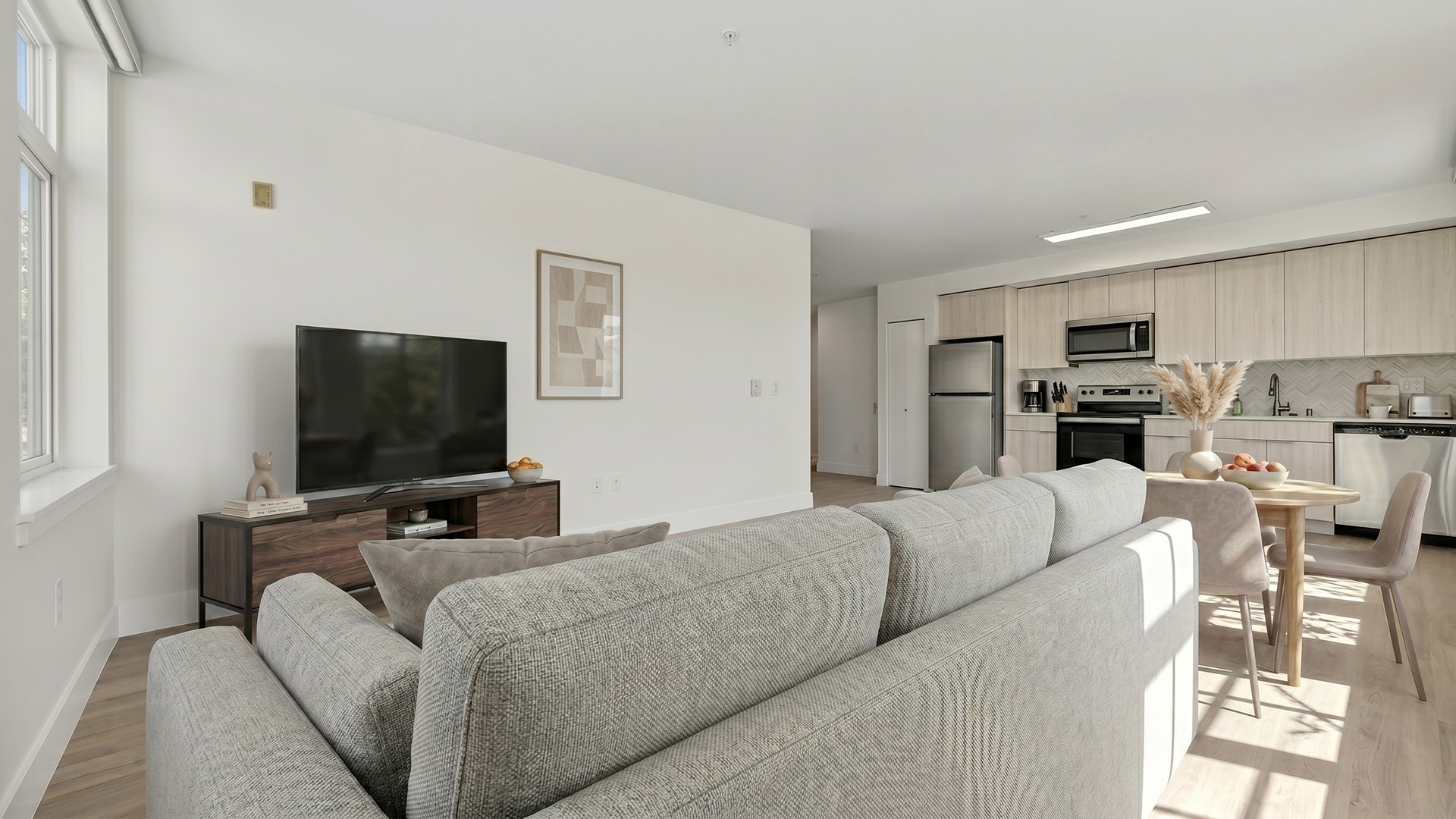 Link bellevue 1x1b living room view2 furnished