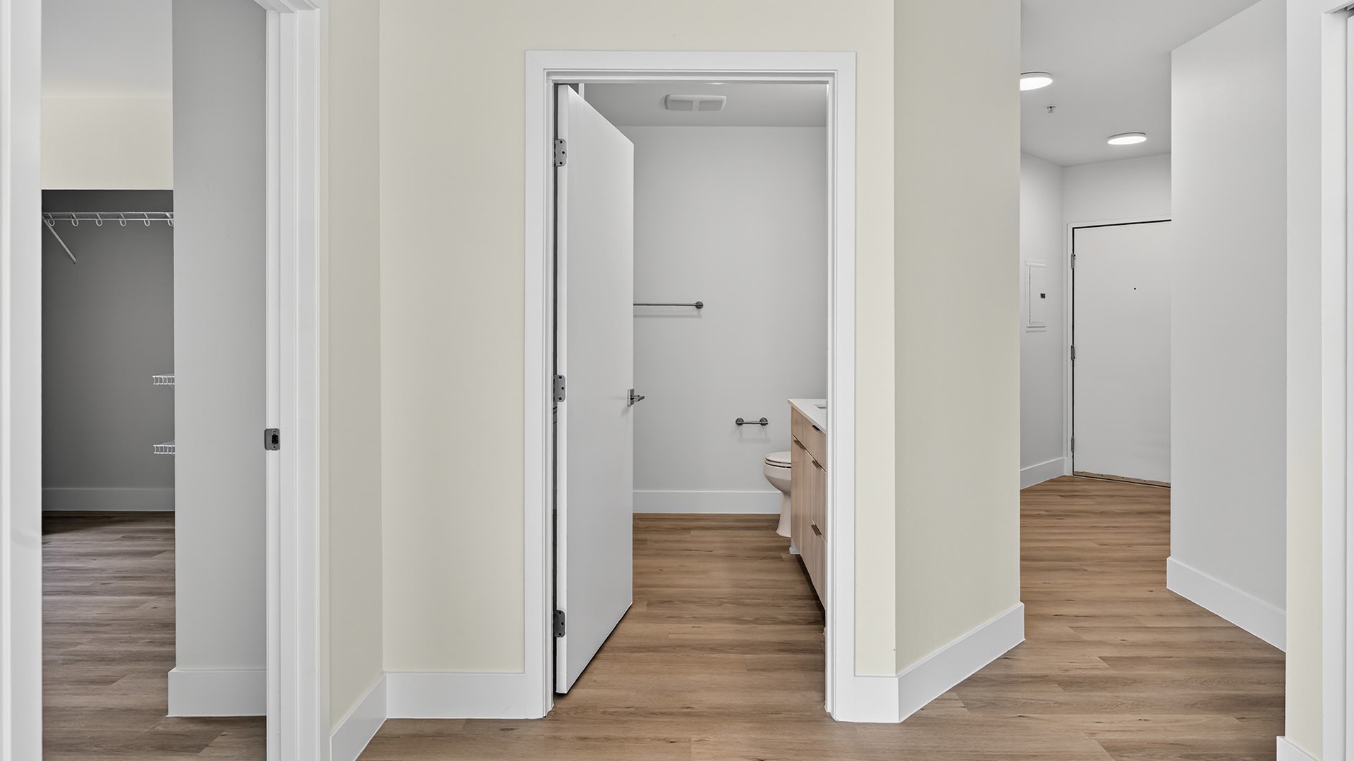 Link bellevue 1x1b entry view