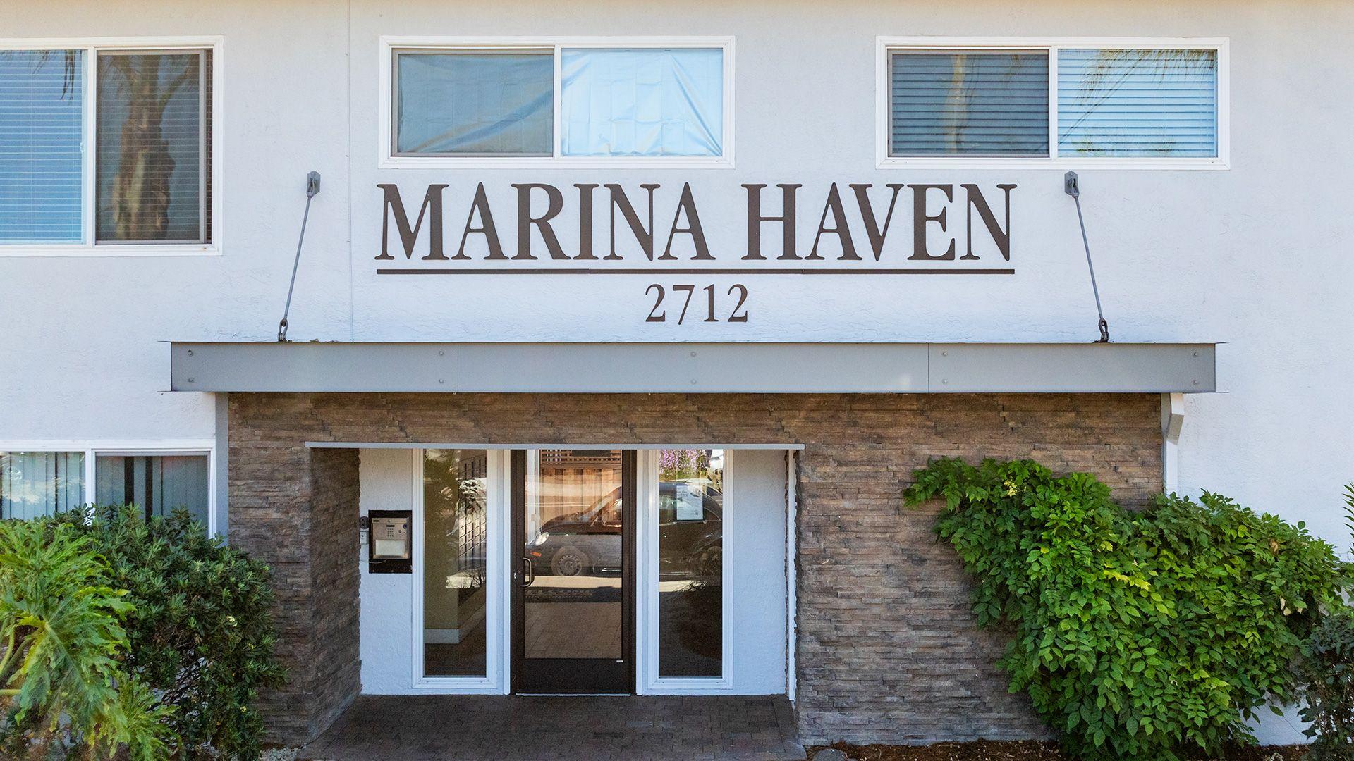 Marina haven building sign entrance 2712