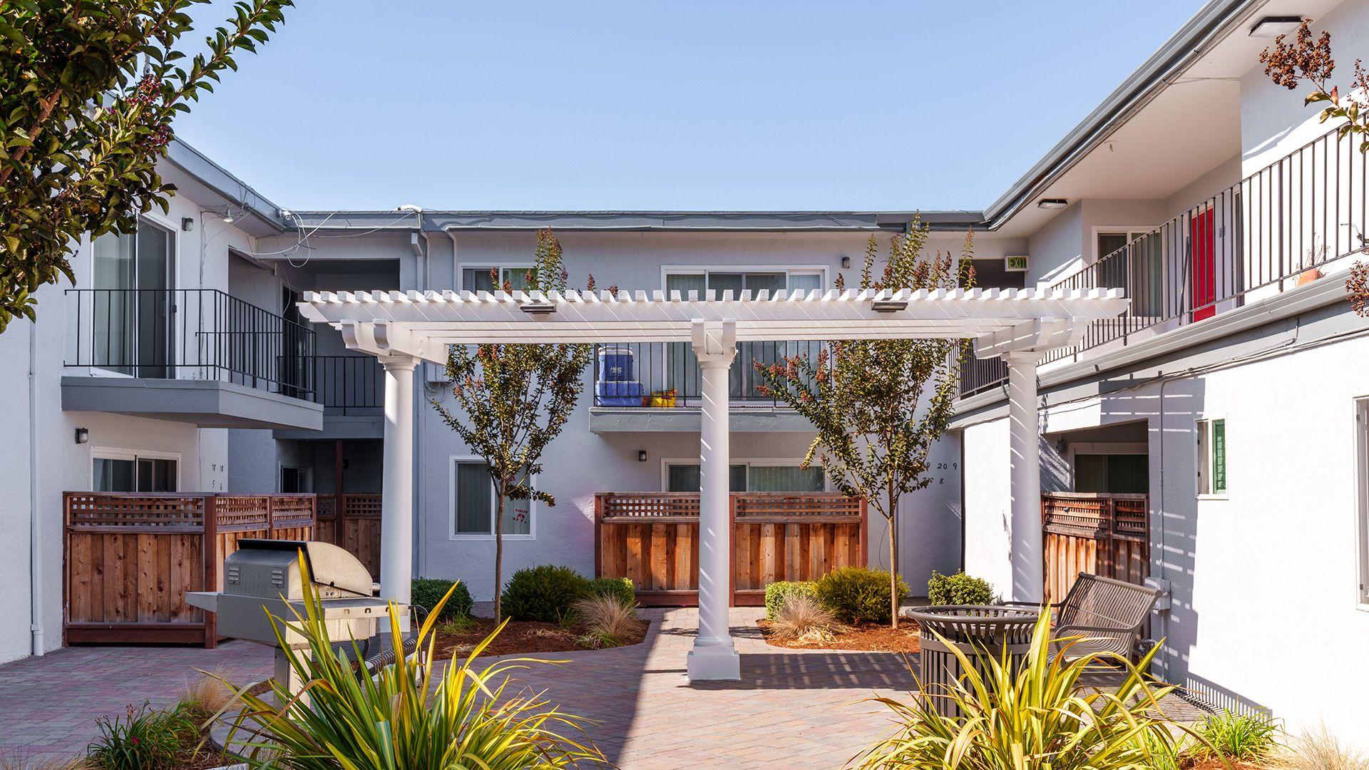 Marina haven courtyard pergola front