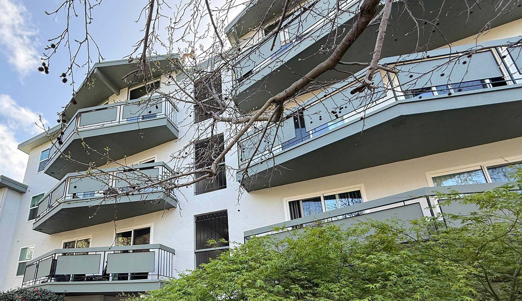 Mariposa Exterior 4