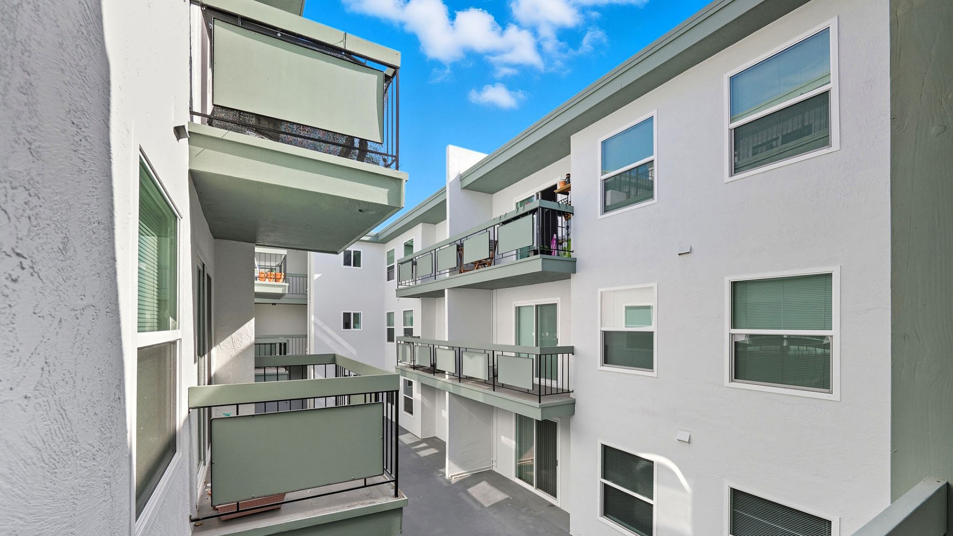 Mariposa exterior2