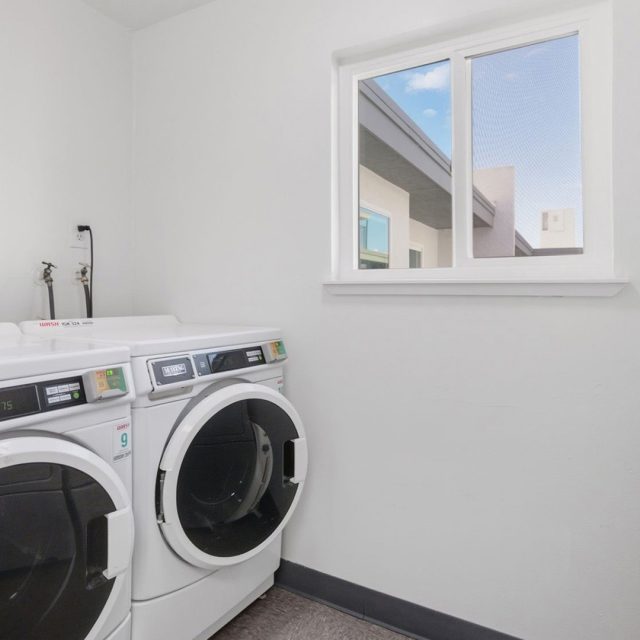 Mariposa washer dryer