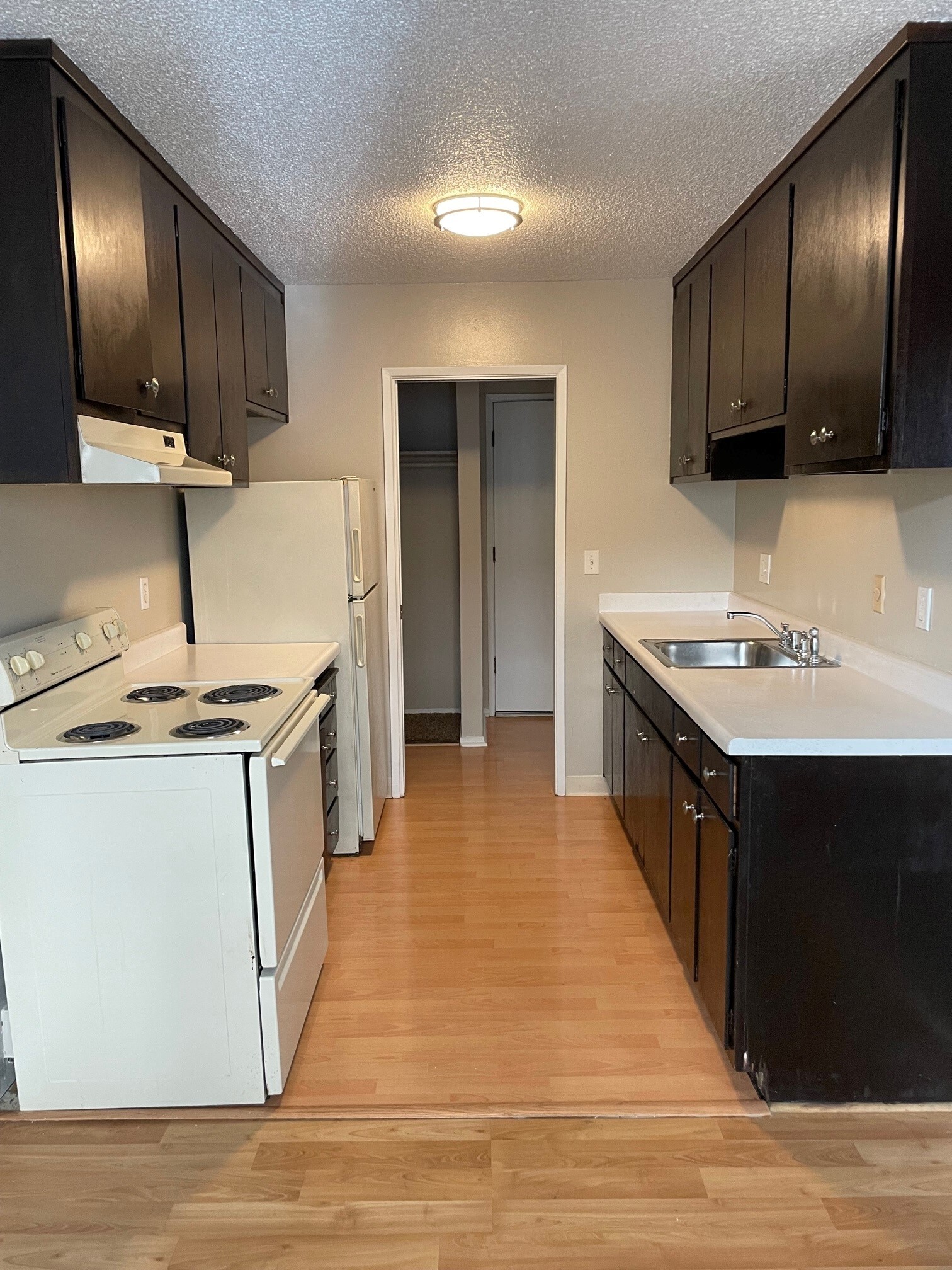 0324 B2 1br Kitchen 2 108