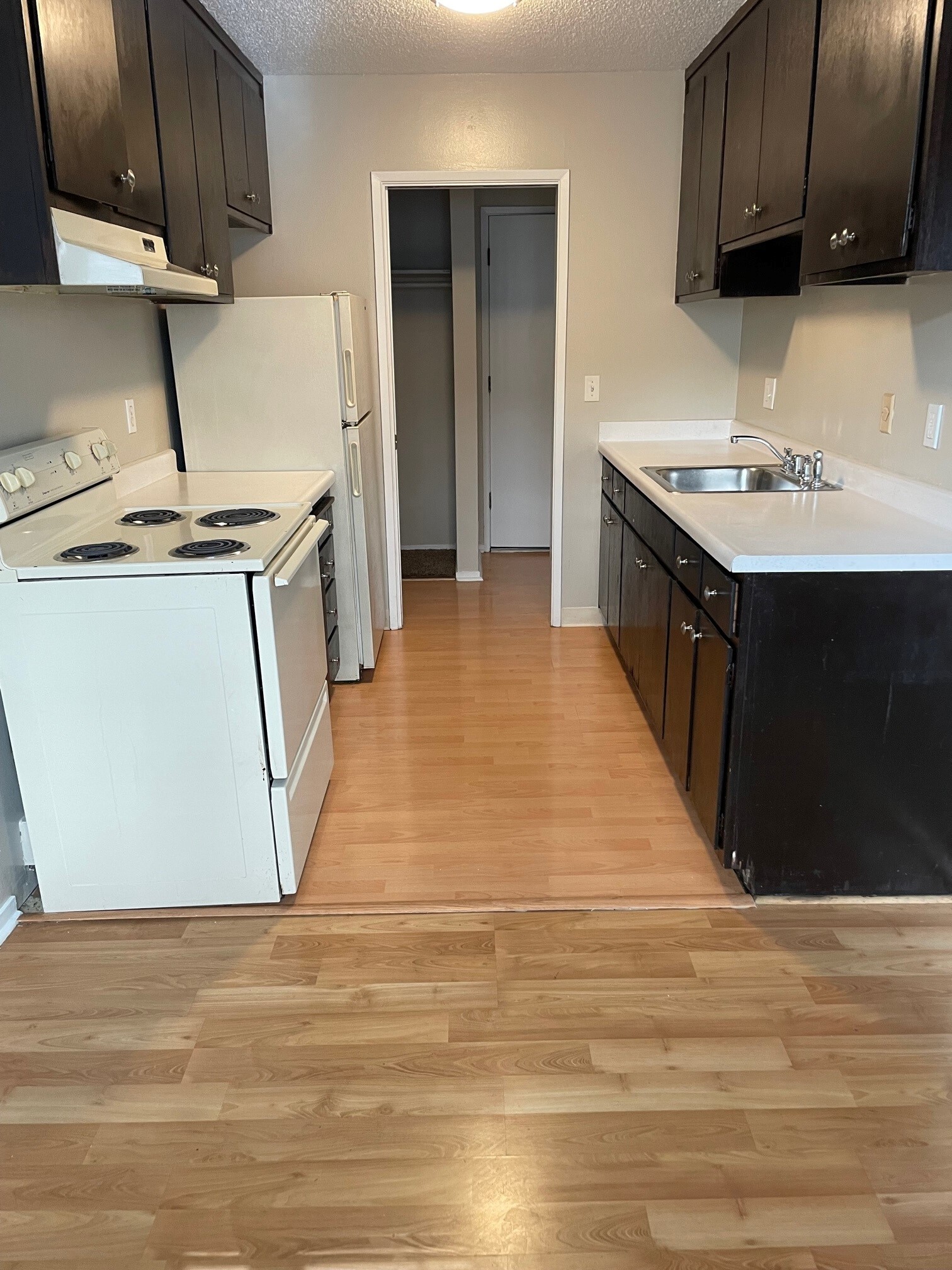 0324 B2 1br kitchen 1 108