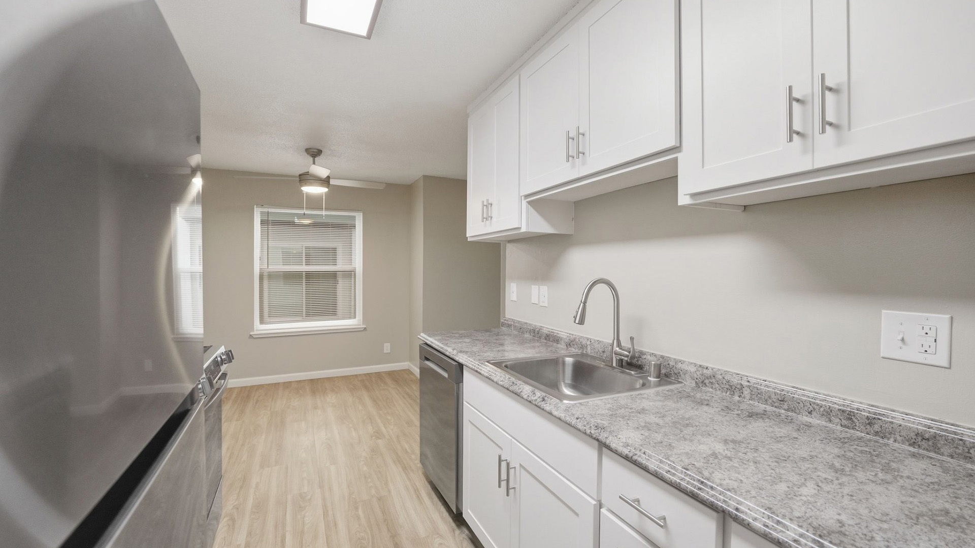 Mariposa Unit109 kitchen4