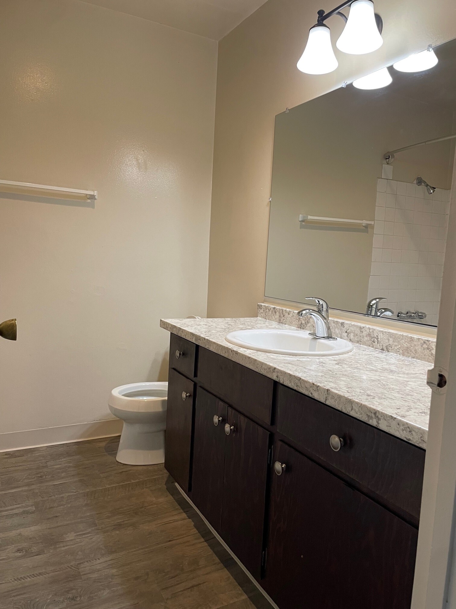 0324 B3 1br Bathroom 315
