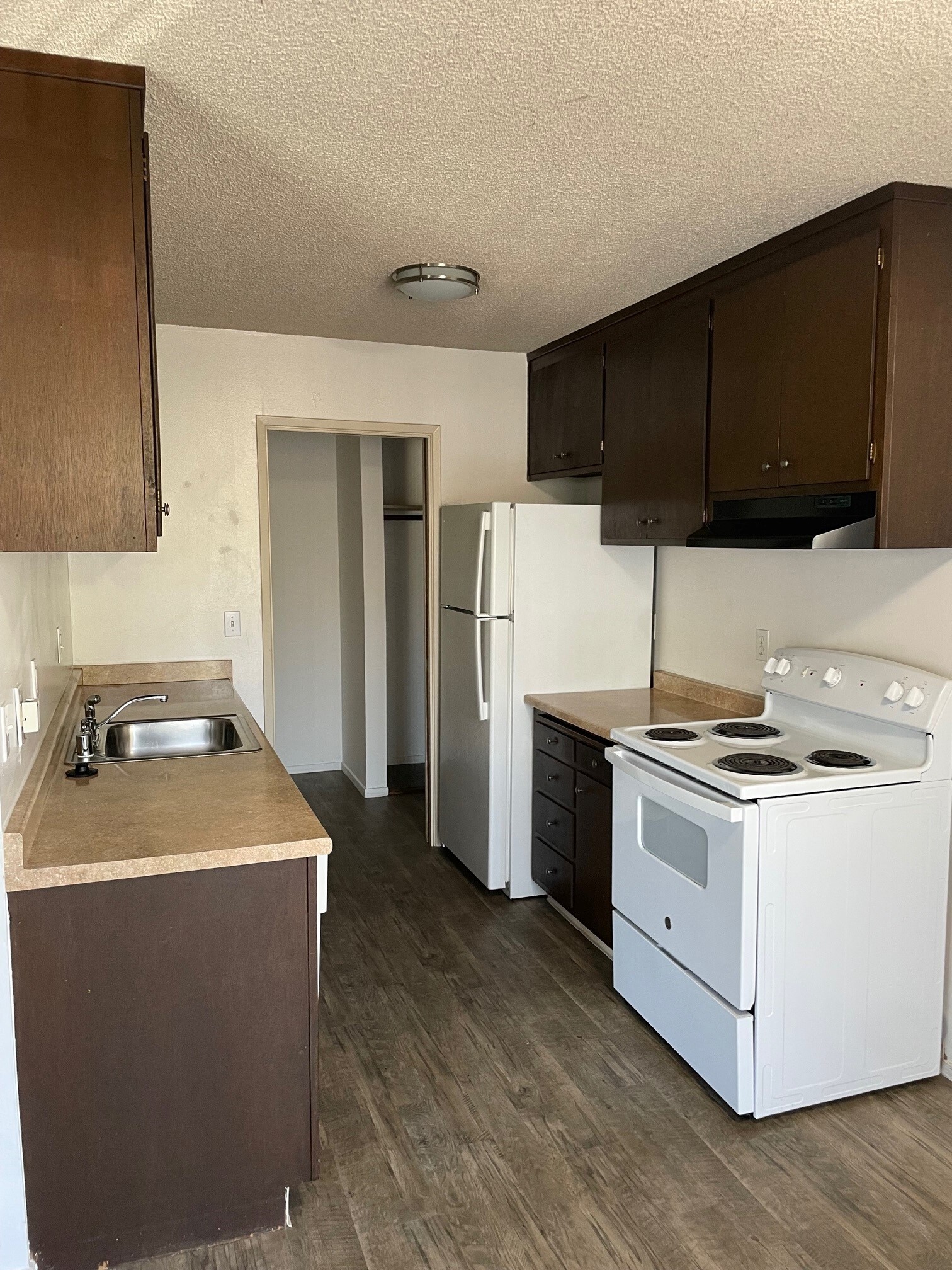 0324 B3 1br Kitchen 3 315