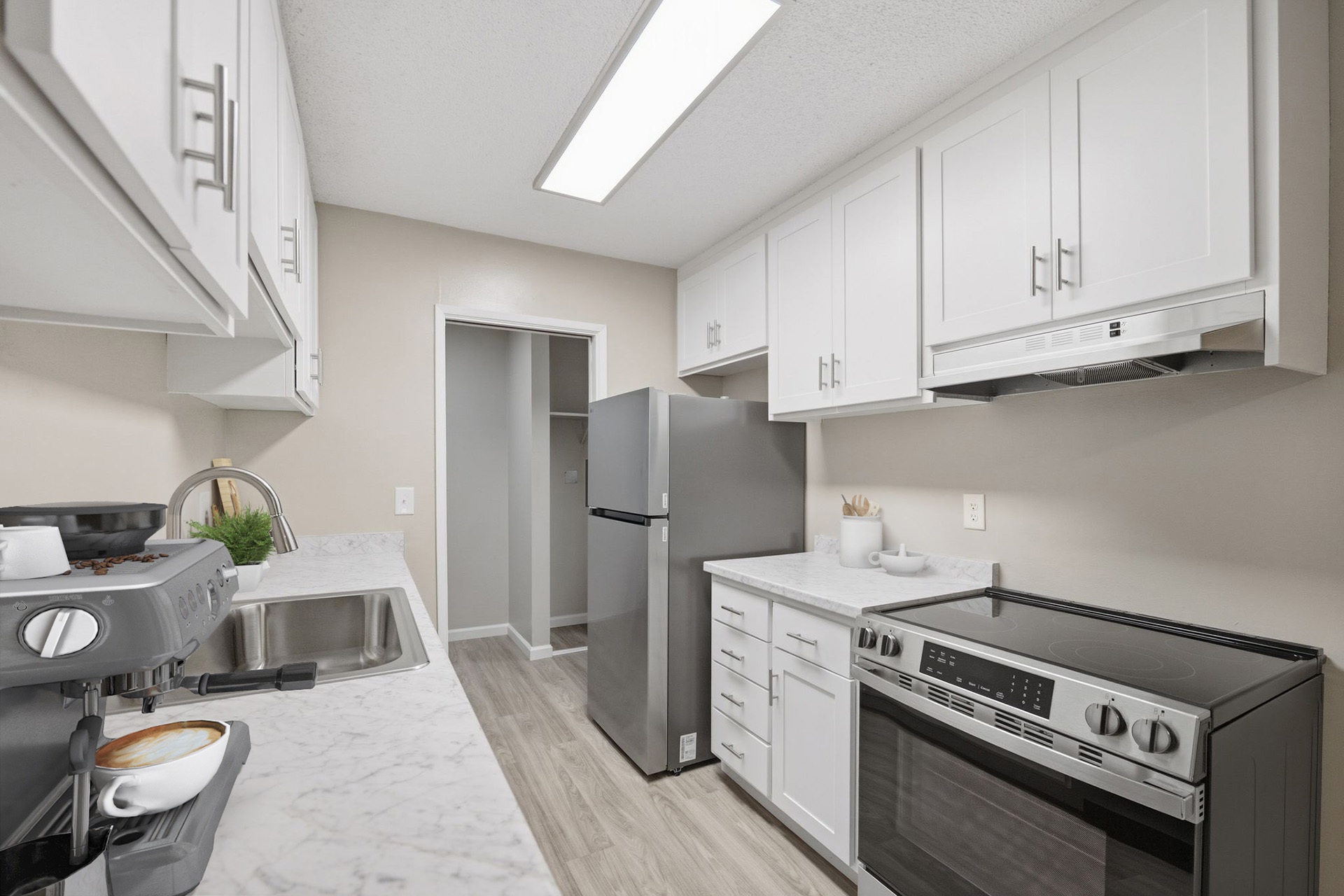 Mariposa oakland unit 215 kitchen view1