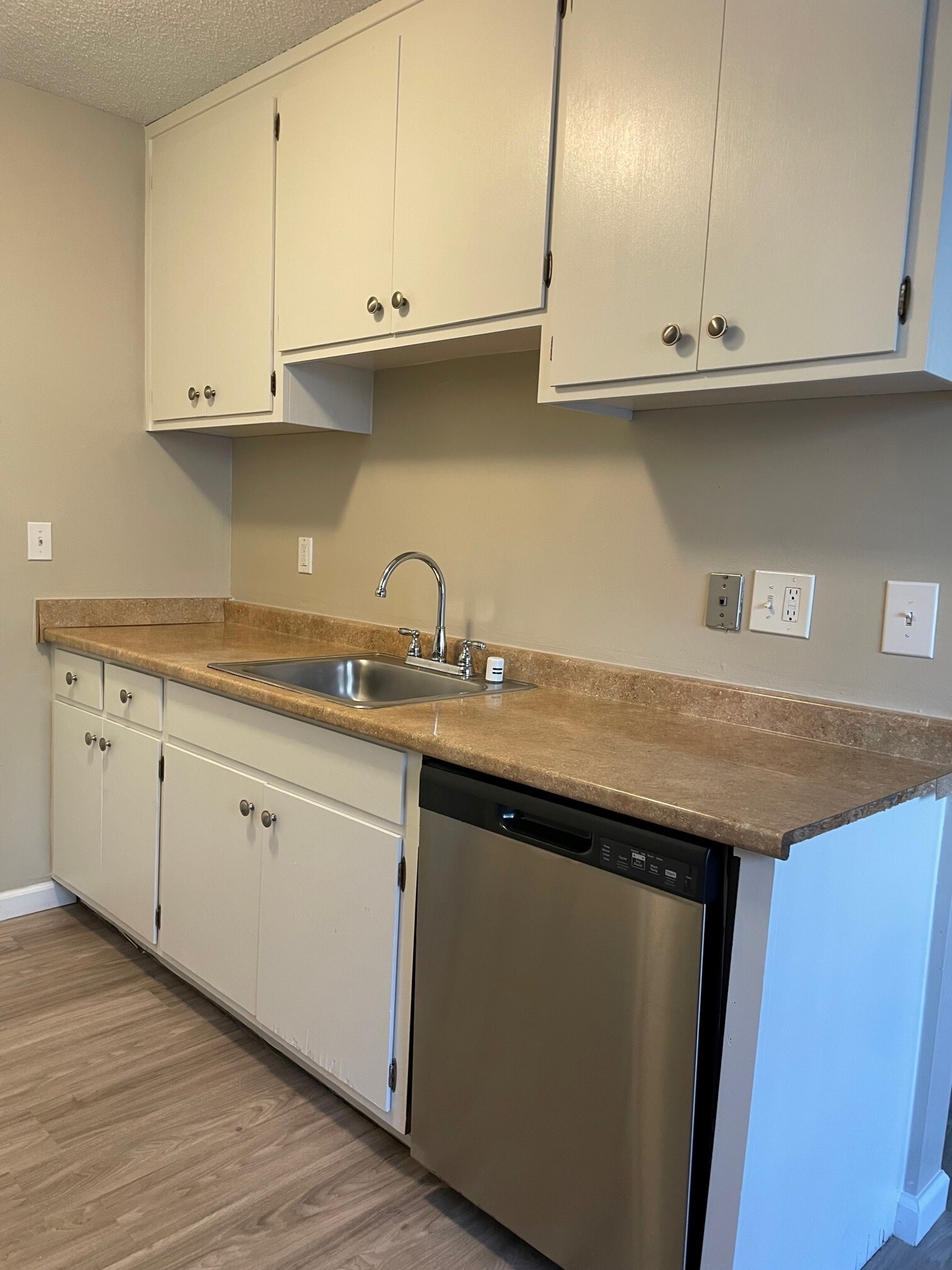 0324 C1 2br Kitchen 1 114