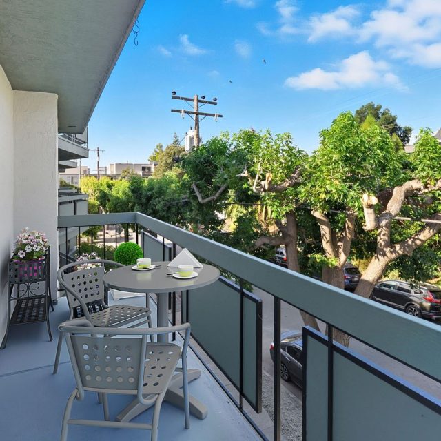 Mariposa oakland unit 303 balcony