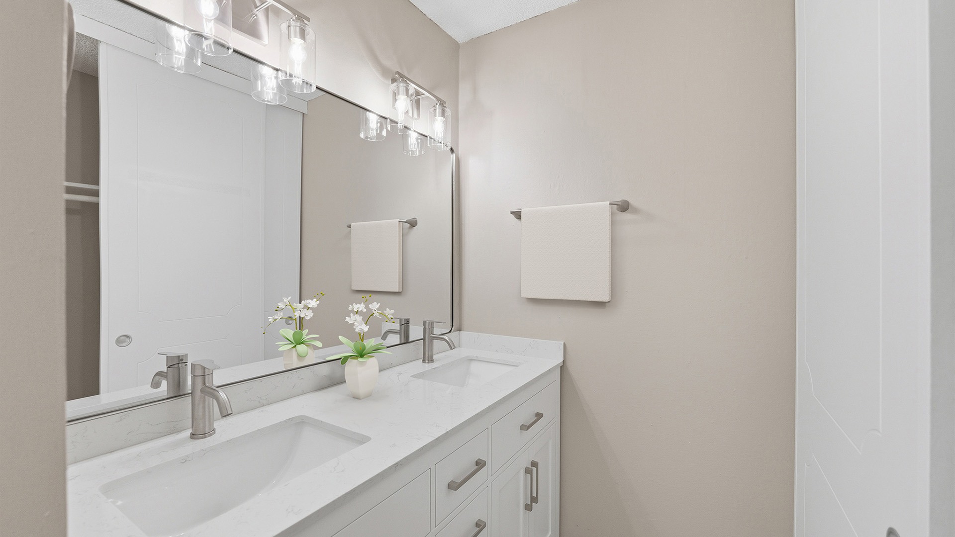 Mariposa Unit402 Bathroom2 Furnished