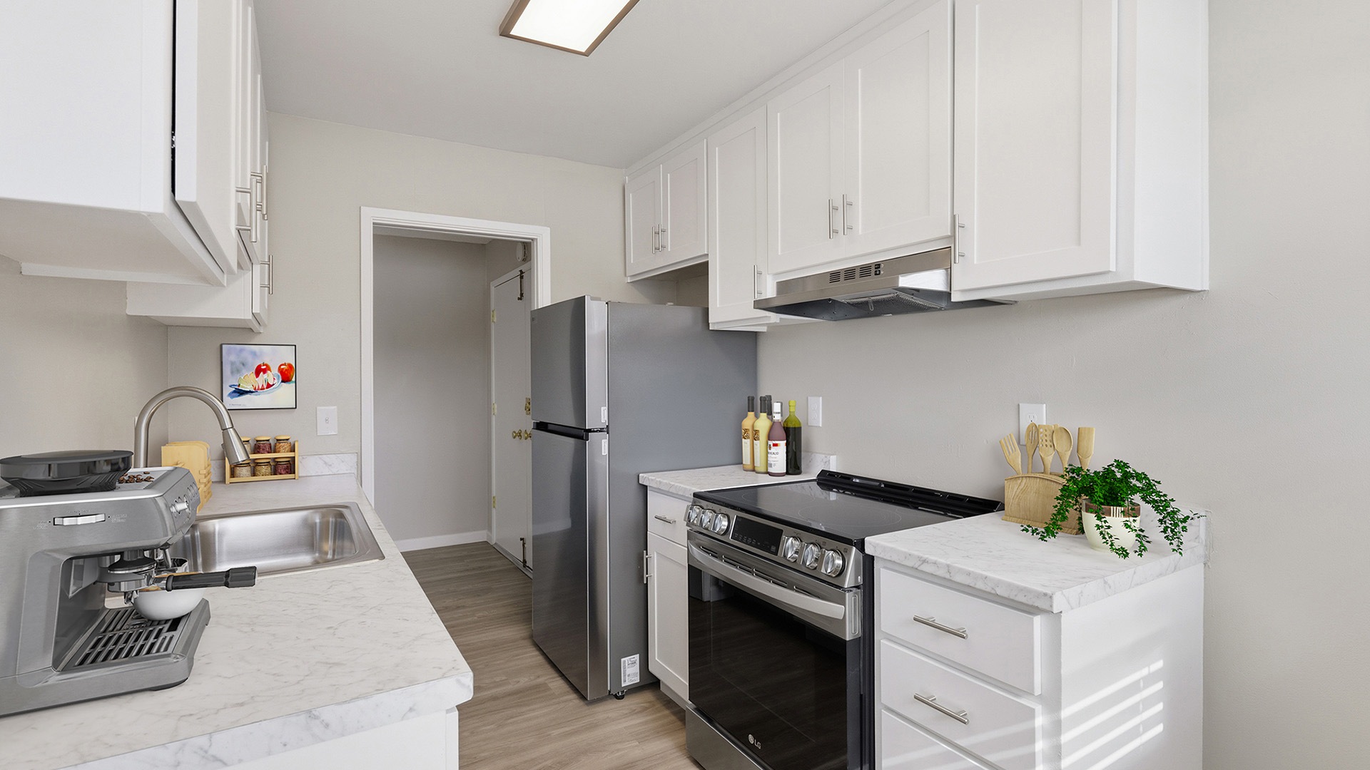 Mariposa Unit402 Kitchen Furnished