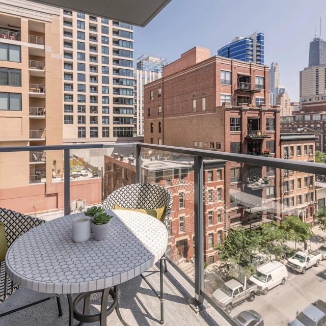 Marlowe chicago B1 2 BR model balcony view