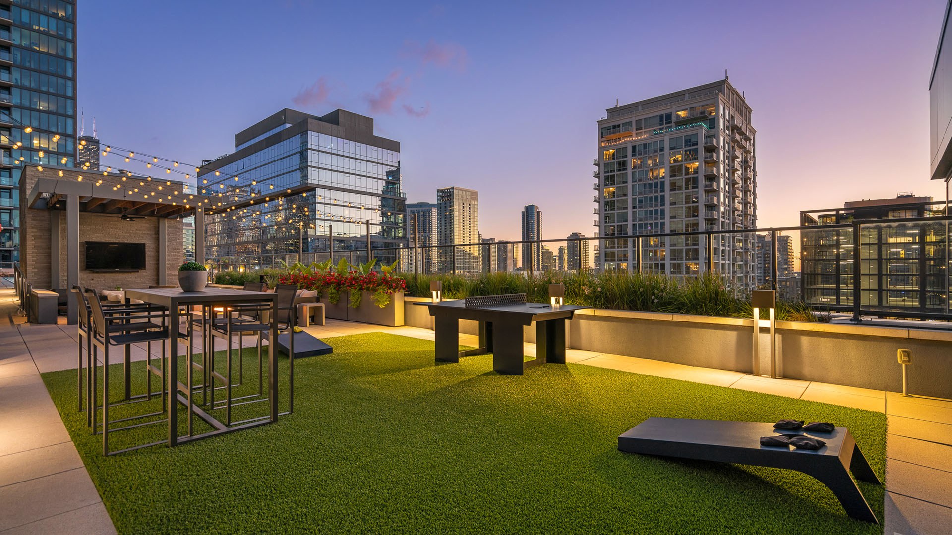 Marlowe north river rooftop games