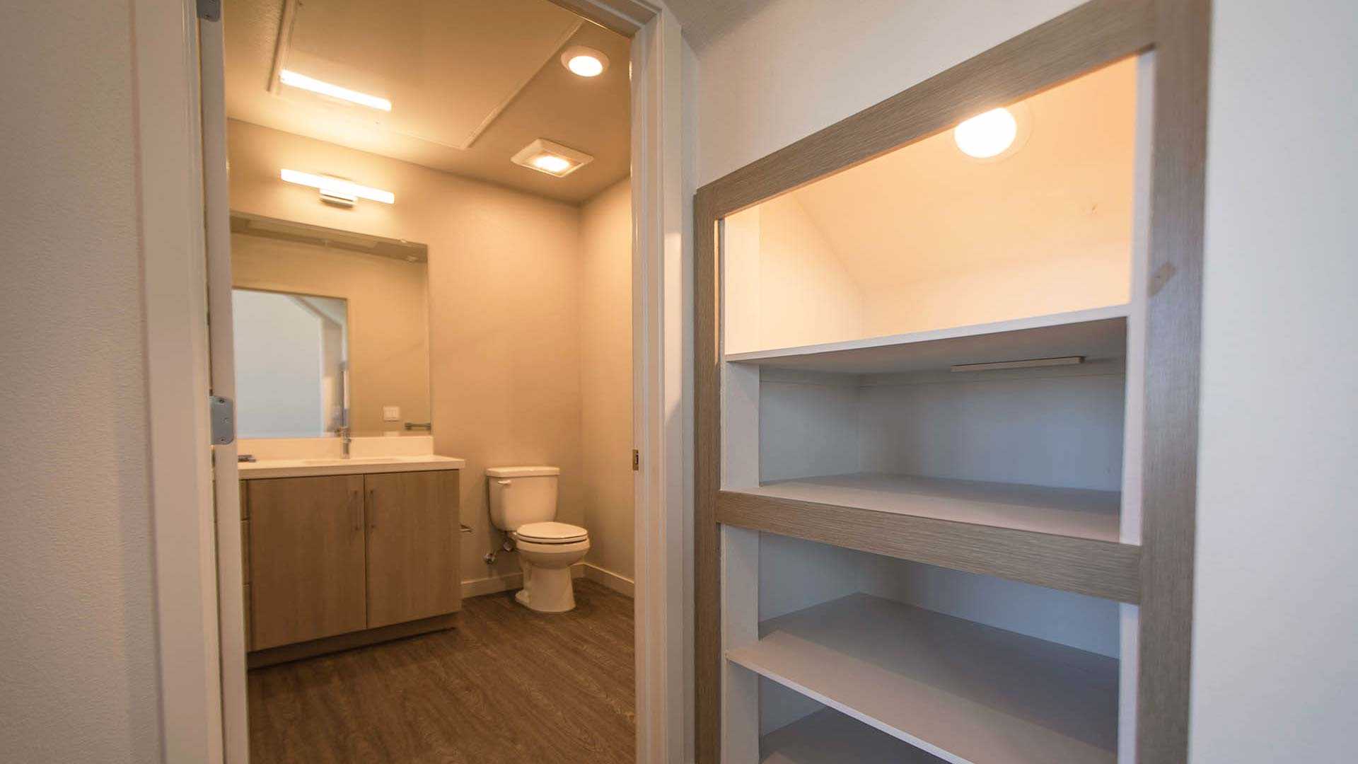 Mira plan D Loft bathroom view 2