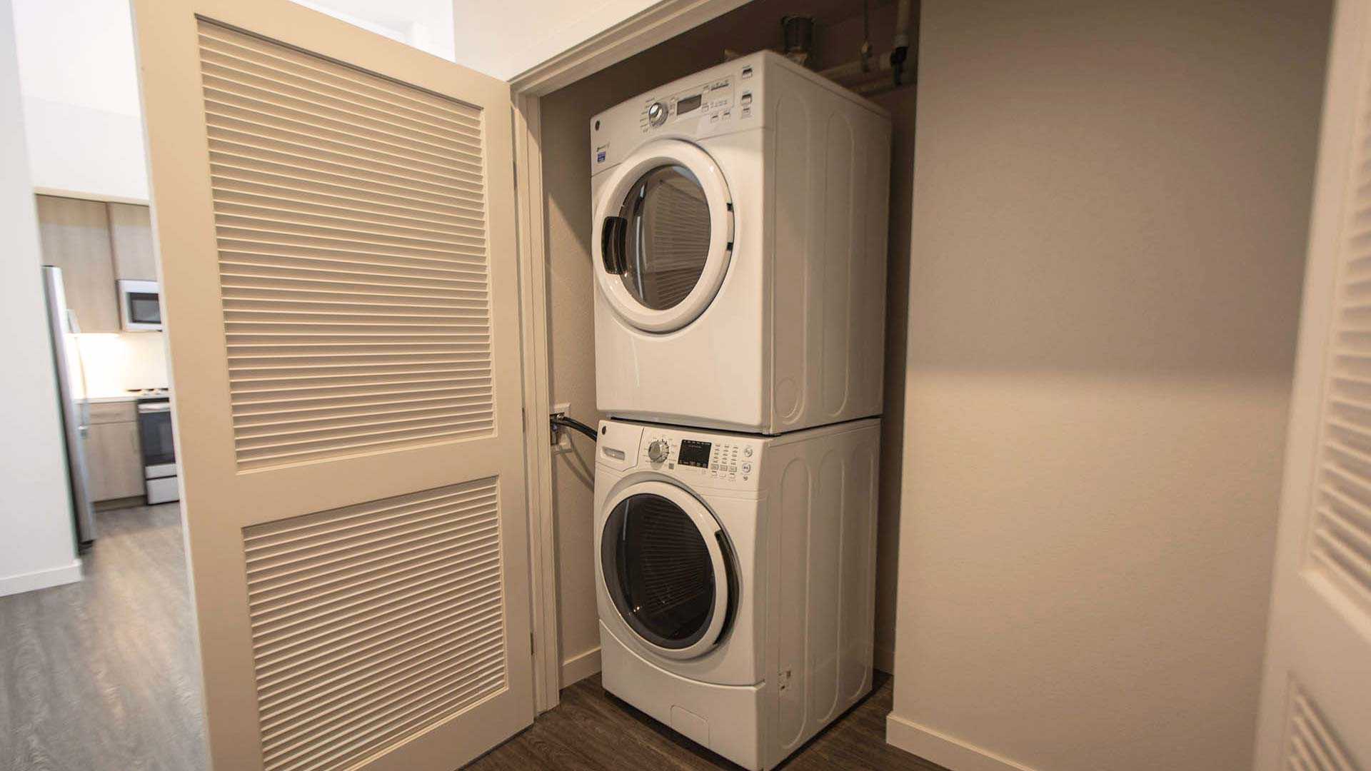 Mira plan D Loft laundry view 1