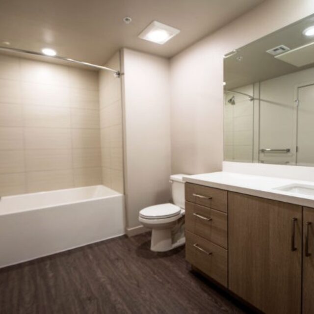 E Unit - 1 Bedroom - 693 sq ft