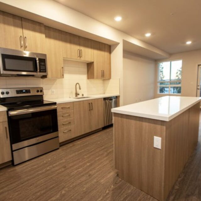 J Unit - Studio - 654 sq ft