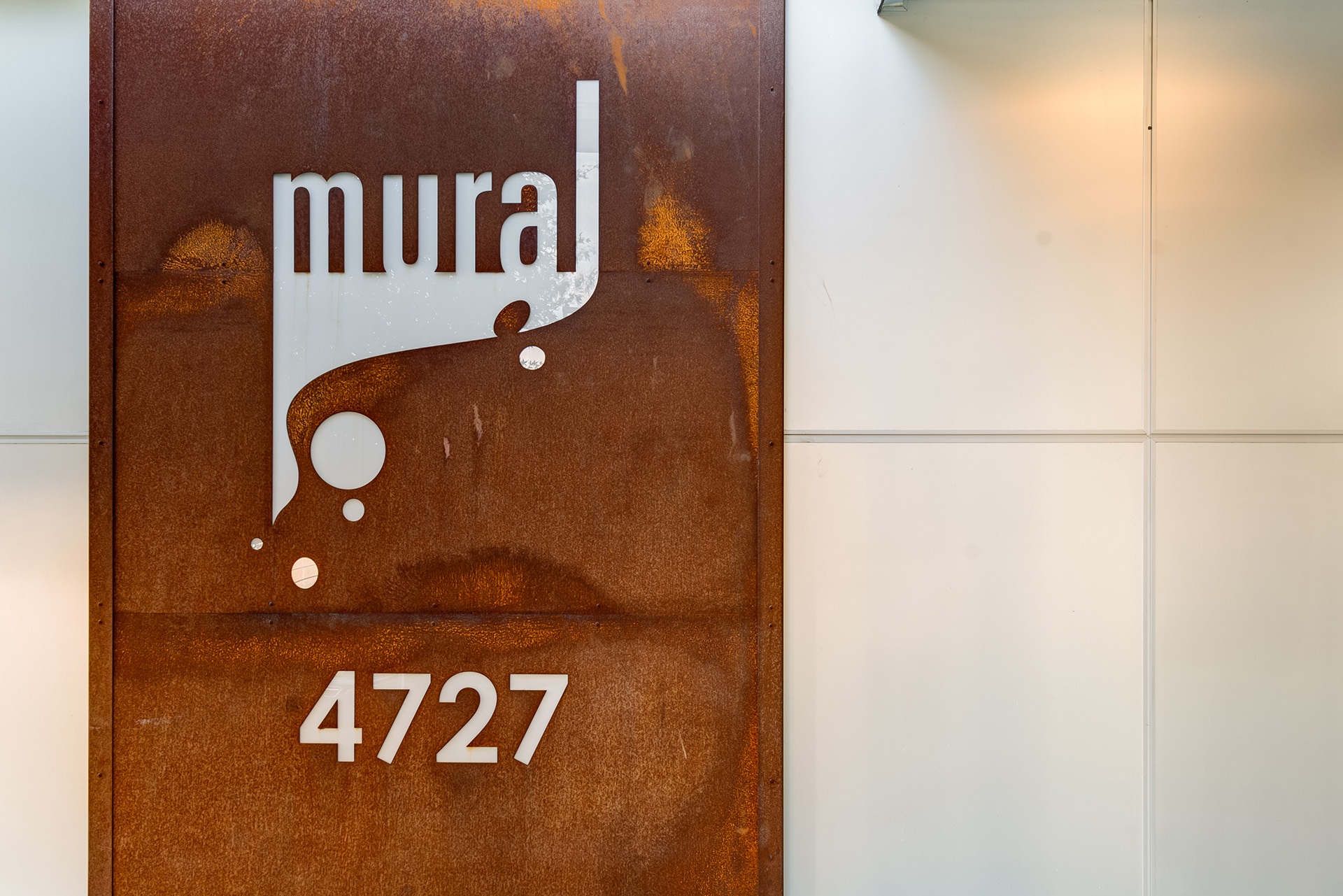 Mural door number