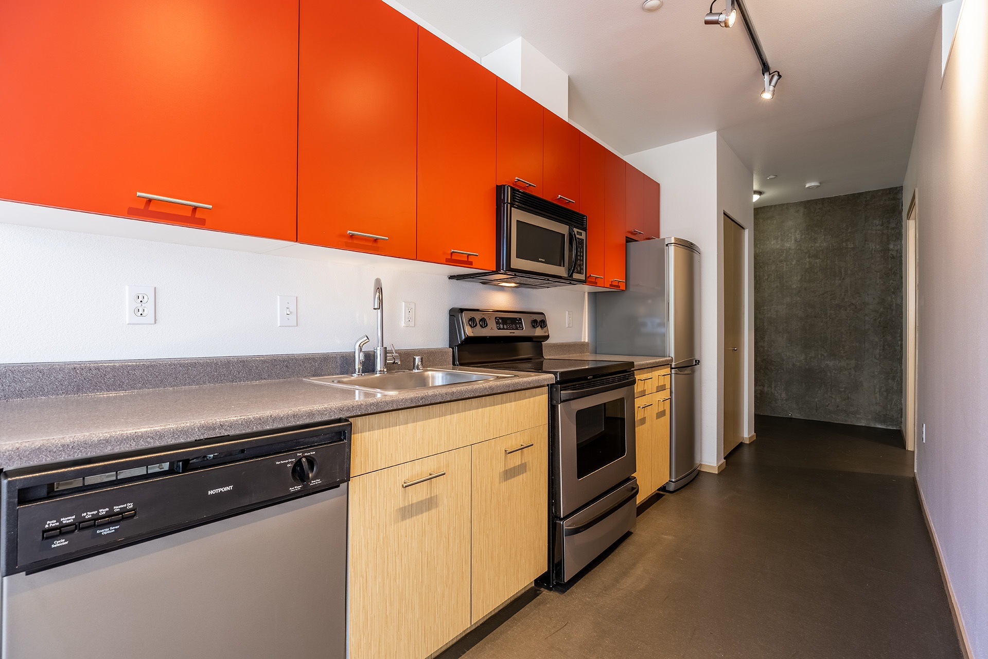 Mural interior kitchen red cabinets 02