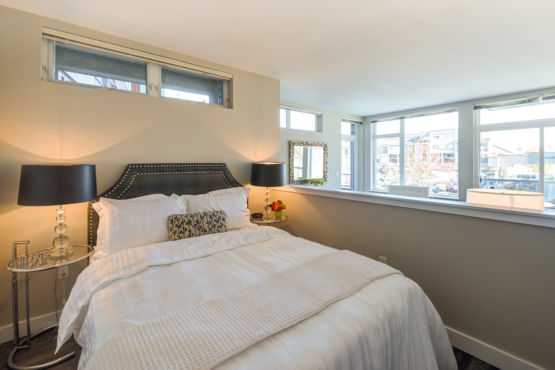 Mural interior model suite bed