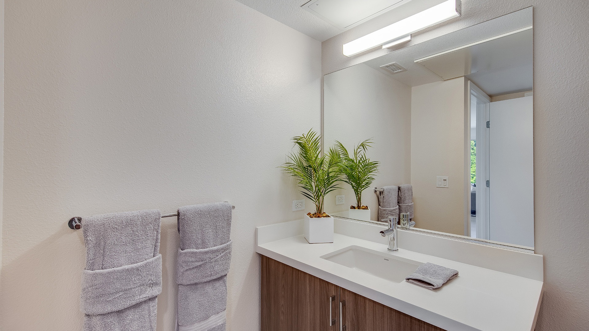 Realm model bathroom view2