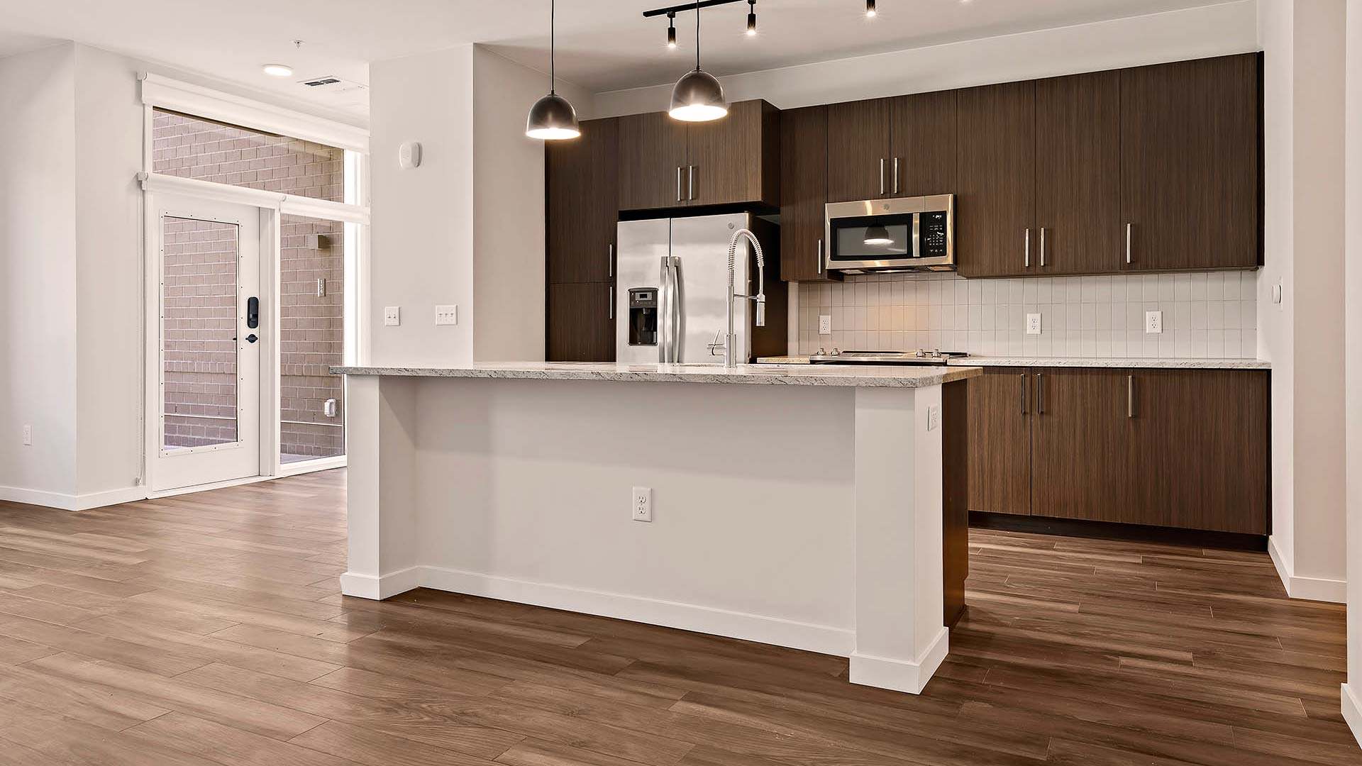 Reve apartments th1 kitchen warm decor view 2