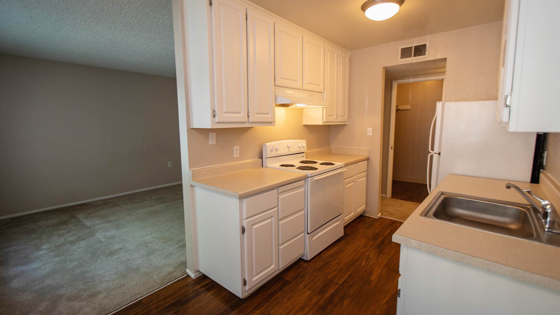 Sierra vista mt rose kitchen view 3