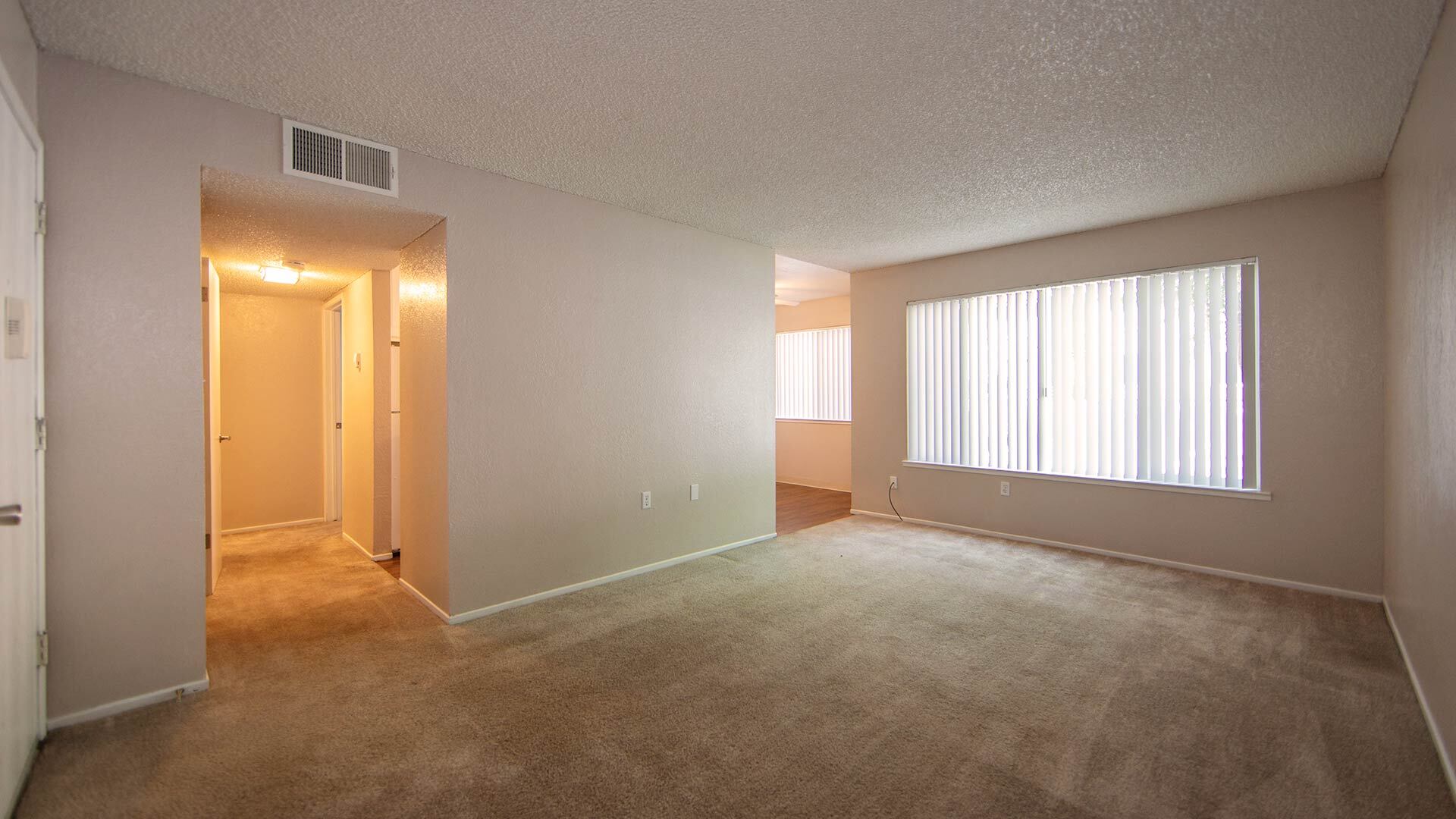 Sierra vista mt rose livingroom view 1