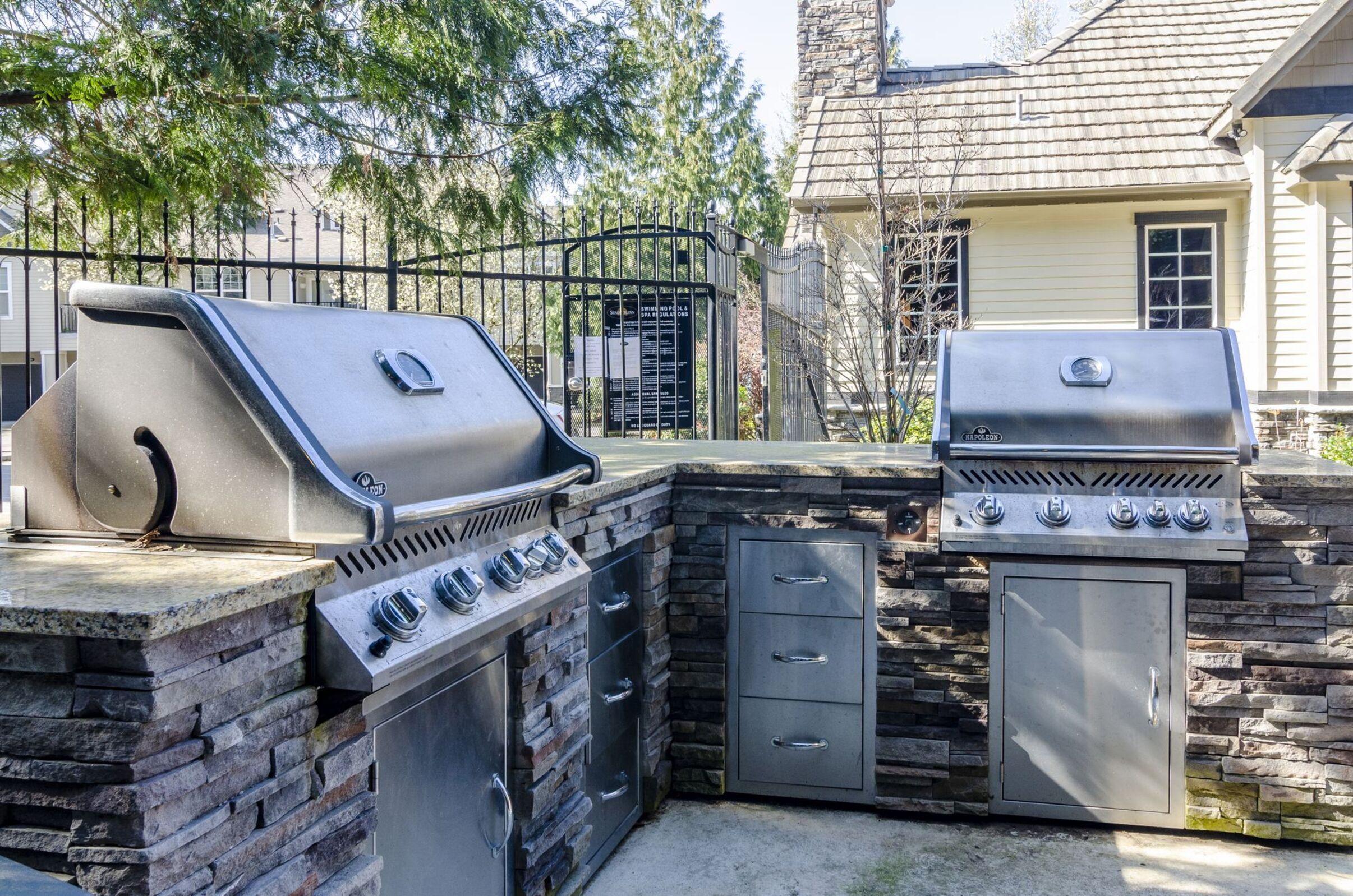 summerlinn-bbq-area