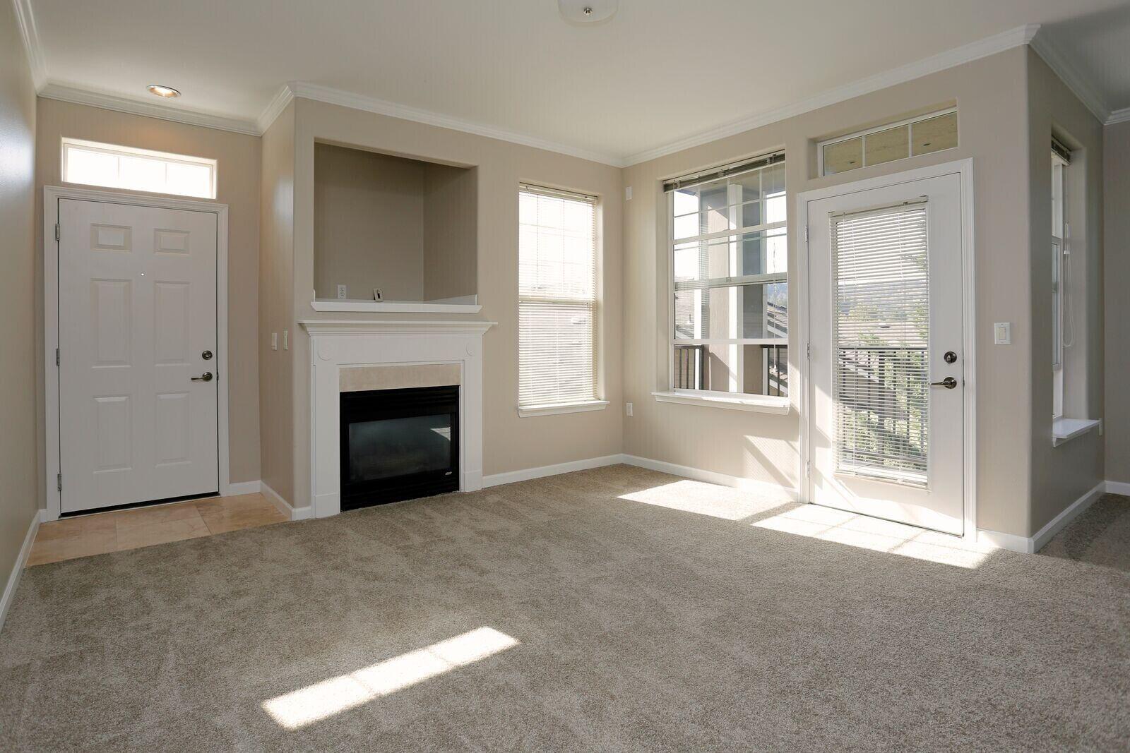 summerlinn-fireplace-balcony-door