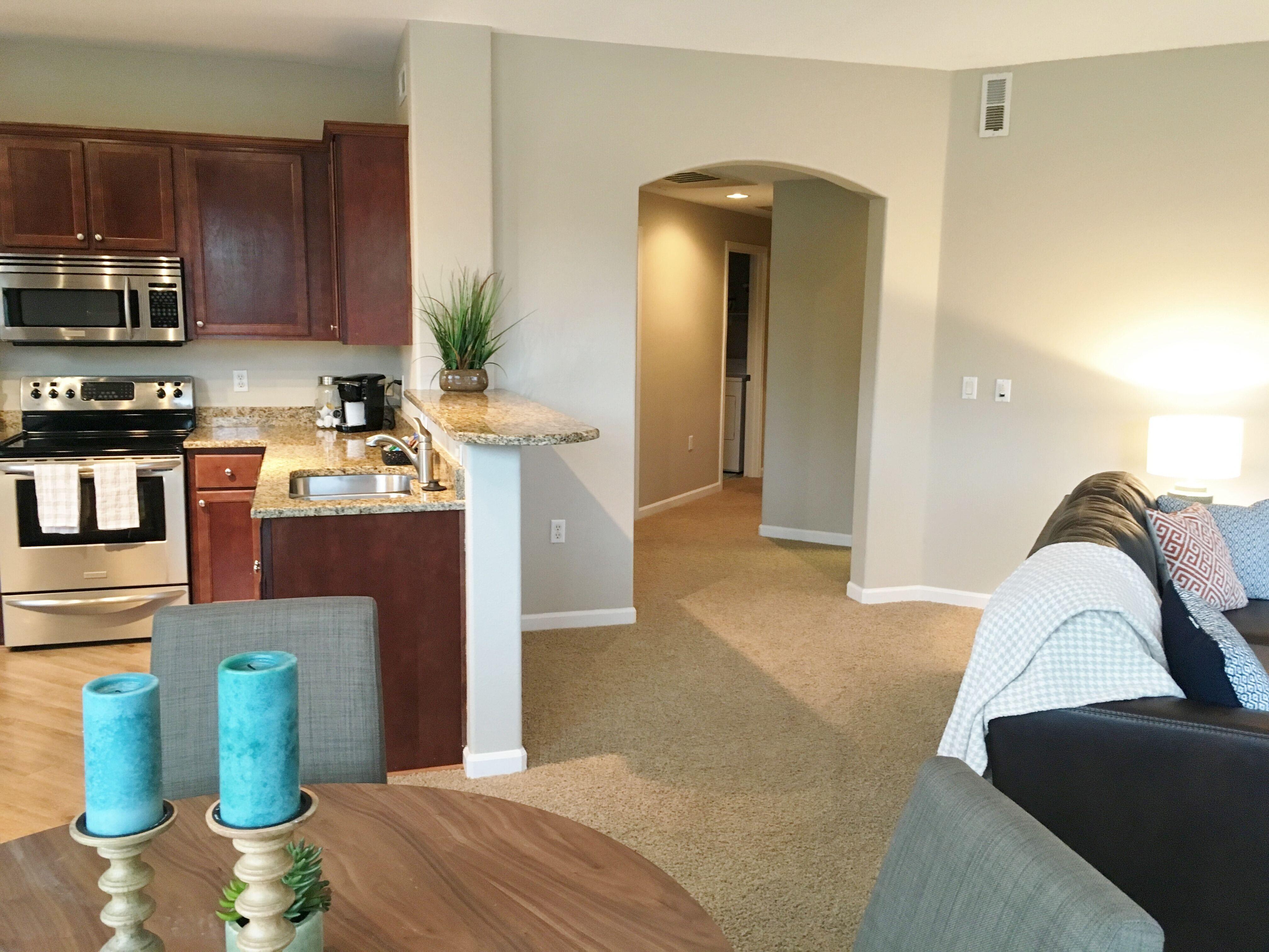 summerlin-furnished-living-kitchen-dining