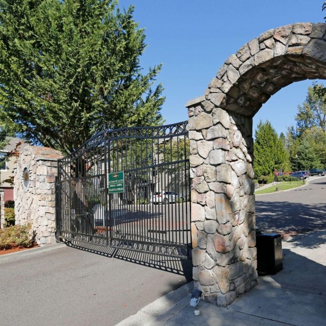 summerlinn-entrance-gate
