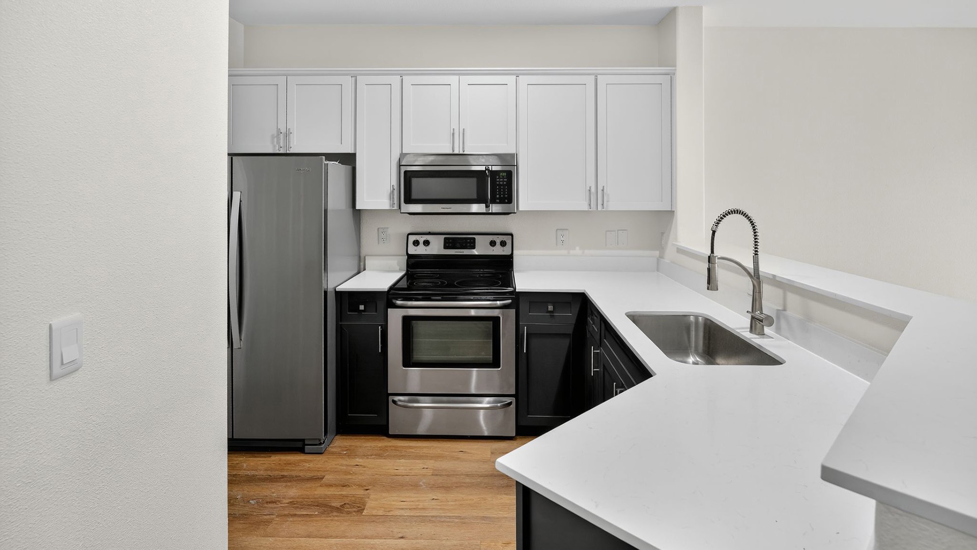 Summerlinn 1145 kitchen view2