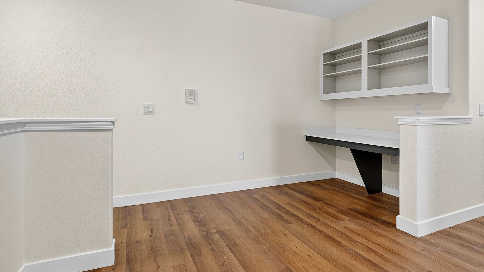 Summerlinn 1145 kitchen view3