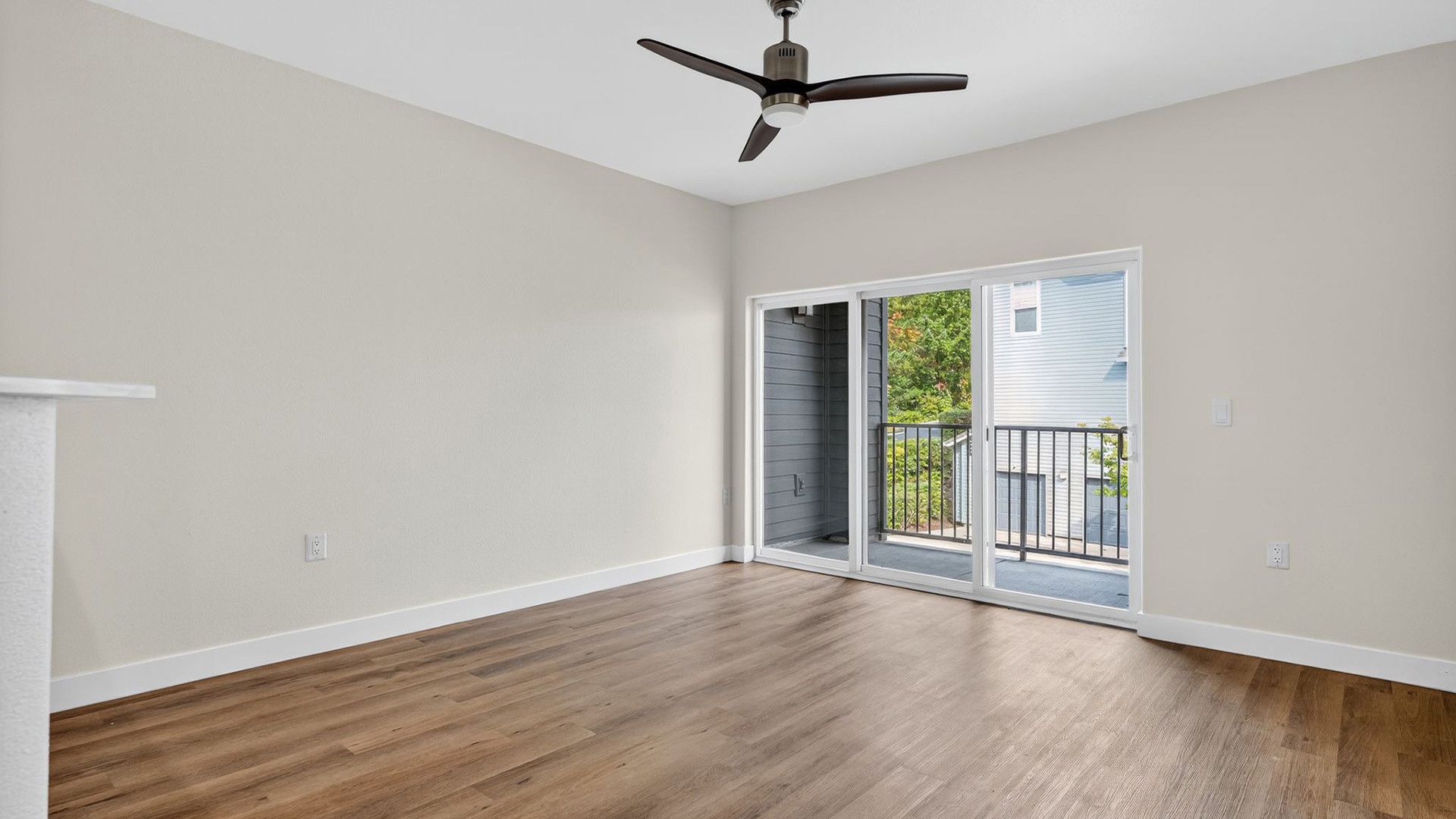 Summerlinn 1145 living view3