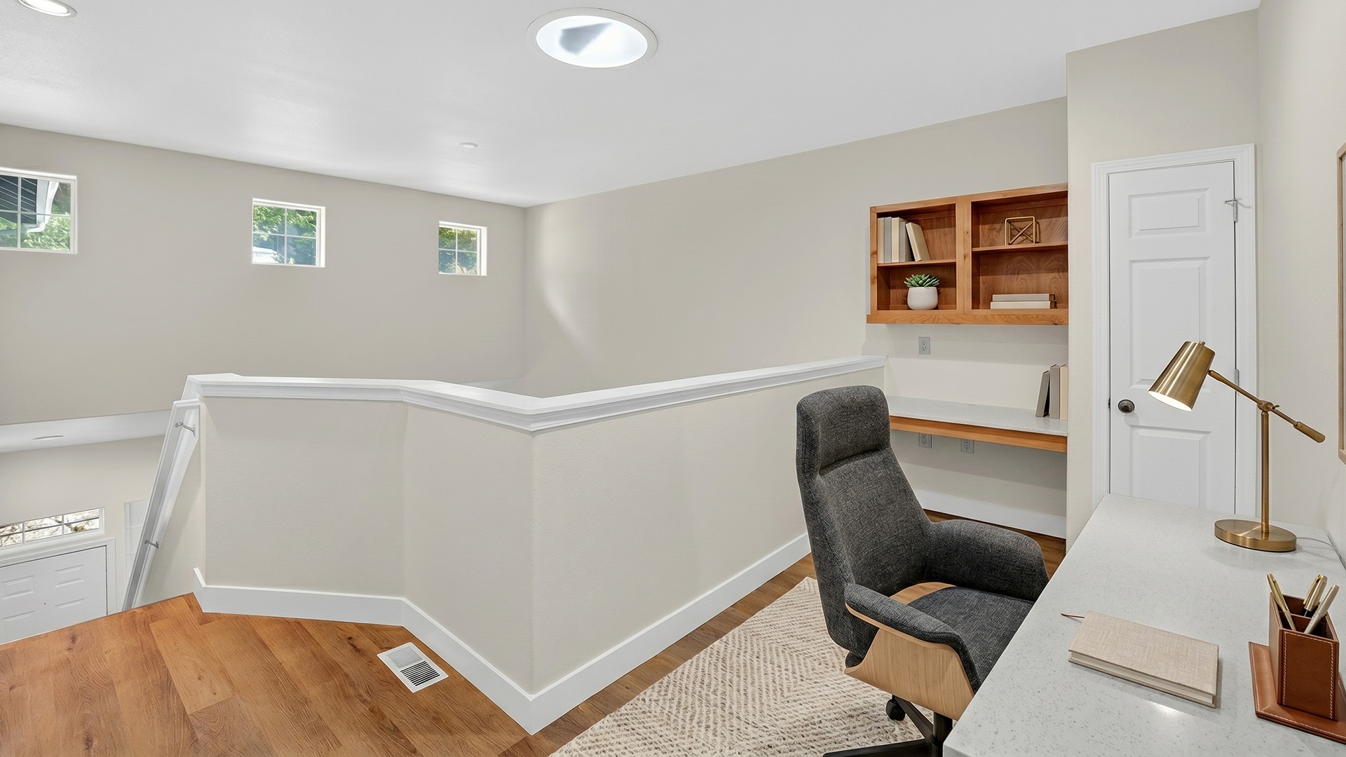 Summerlinn 1220 Entry Office