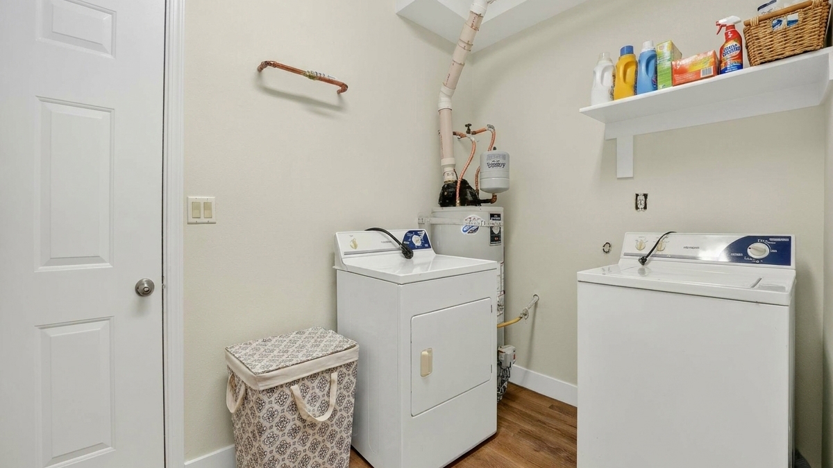 Summerlinn 1220 Furnished Laundry