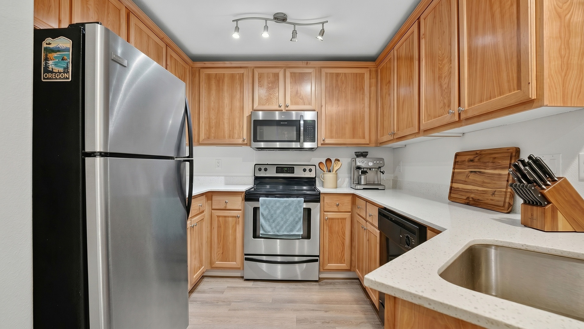 Summerlinn 1220 Kitchen